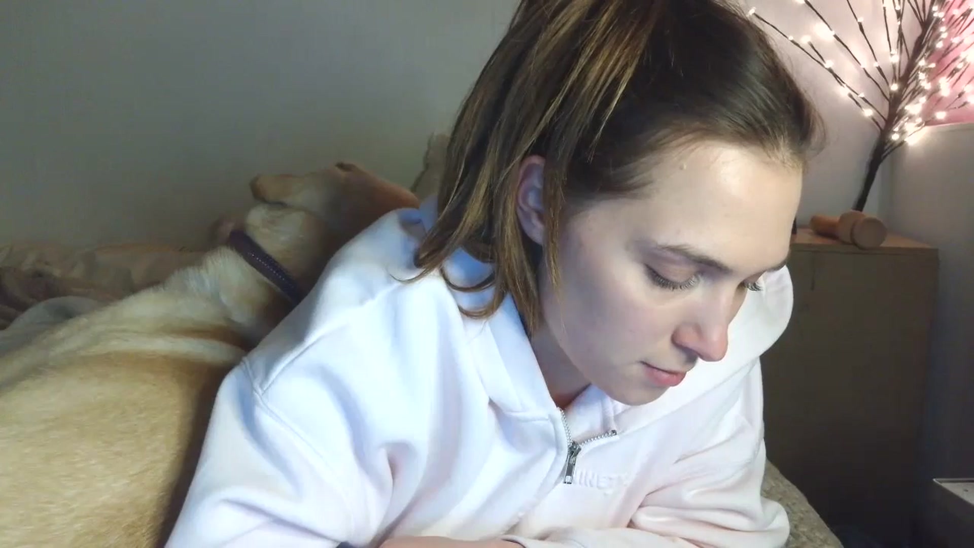Gallery image thumbnail from HaleyReed's myfreecams stream on, 04/29/2026, 18:02 image 6 of 20