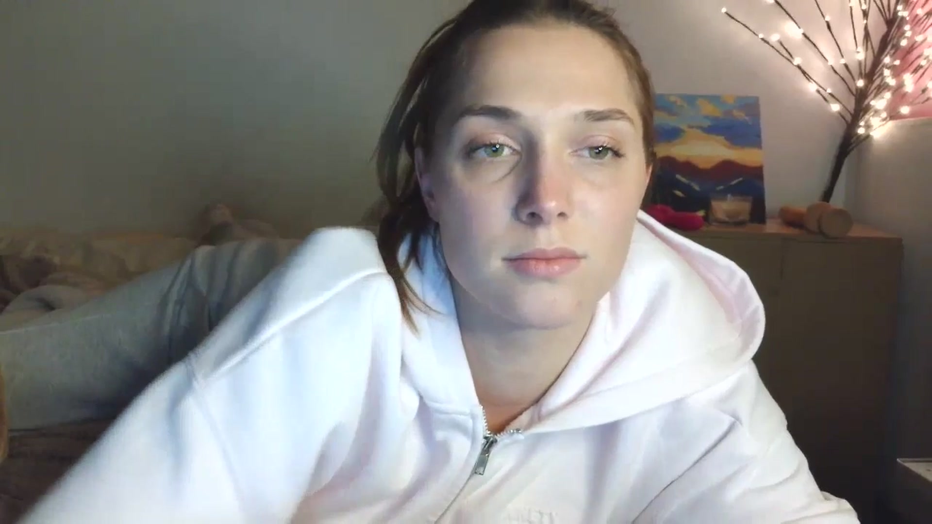 Gallery image thumbnail from HaleyReed's myfreecams stream on, 04/29/2026, 18:02 image 18 of 20
