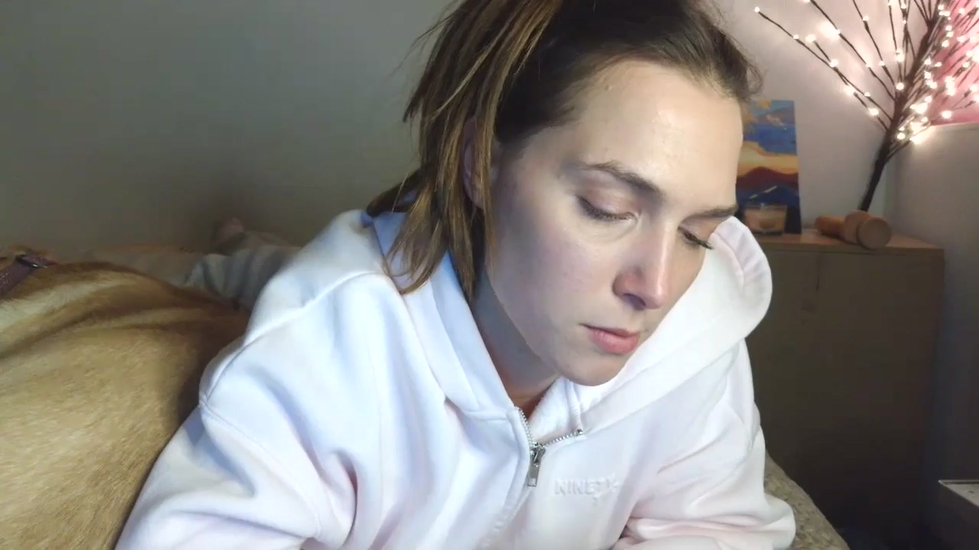 Gallery image thumbnail from HaleyReed's myfreecams stream on, 04/29/2026, 18:02 image 4 of 20