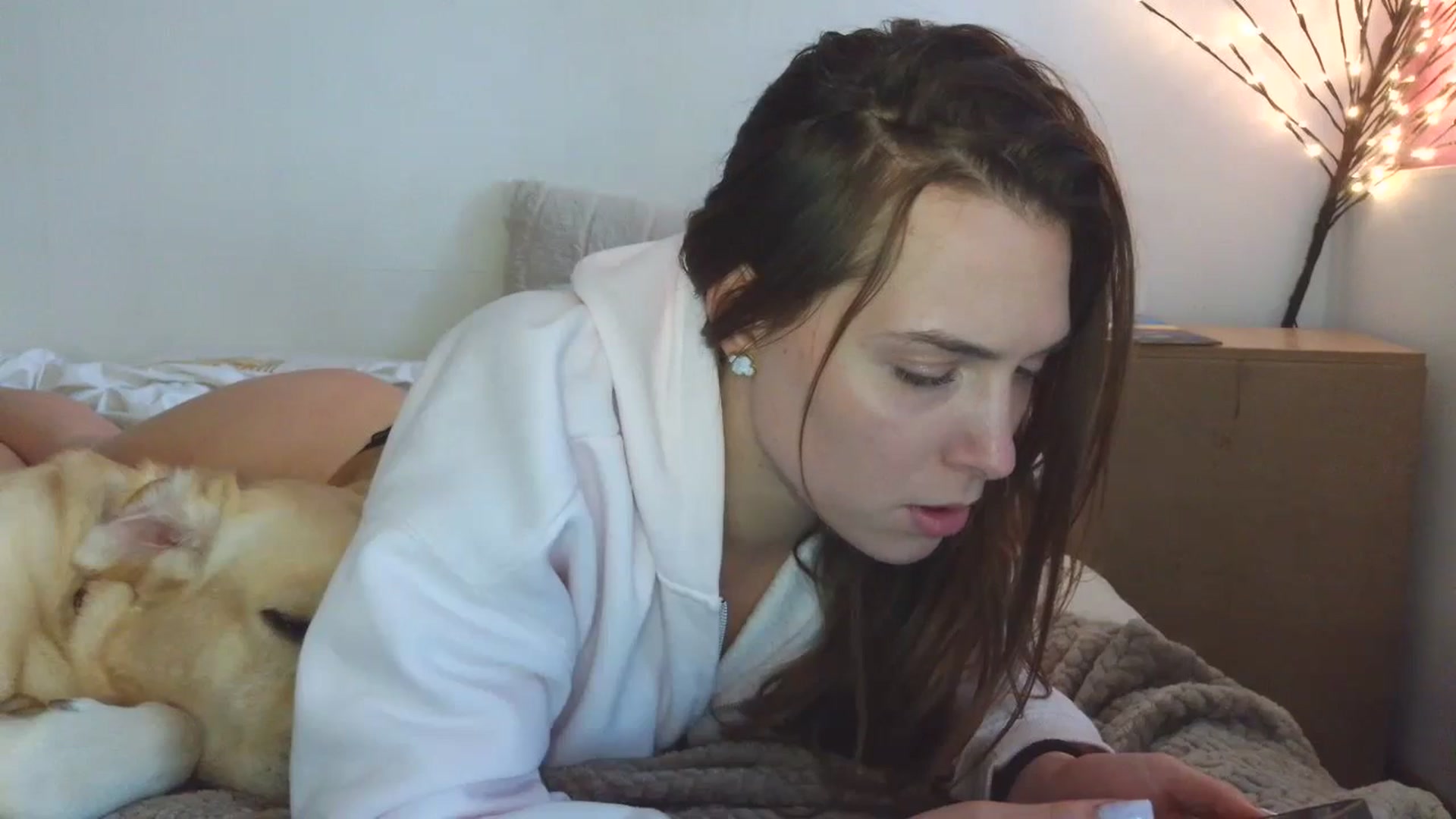 Gallery image thumbnail from HaleyReed's myfreecams stream on, 04/30/2026, 14:34 image 9 of 20