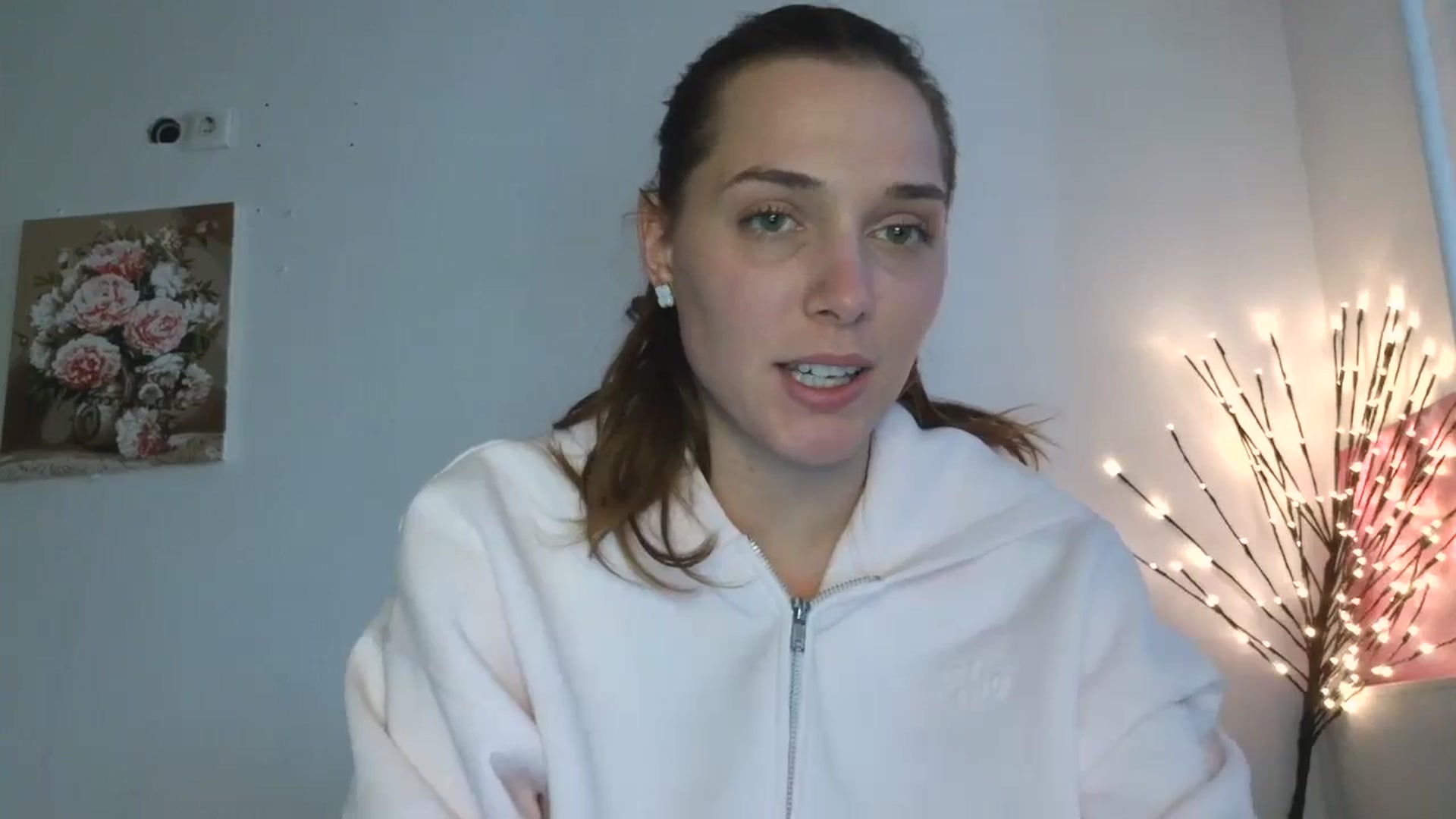 Gallery image thumbnail from HaleyReed's myfreecams stream on, 04/30/2026, 14:59 image 6 of 20
