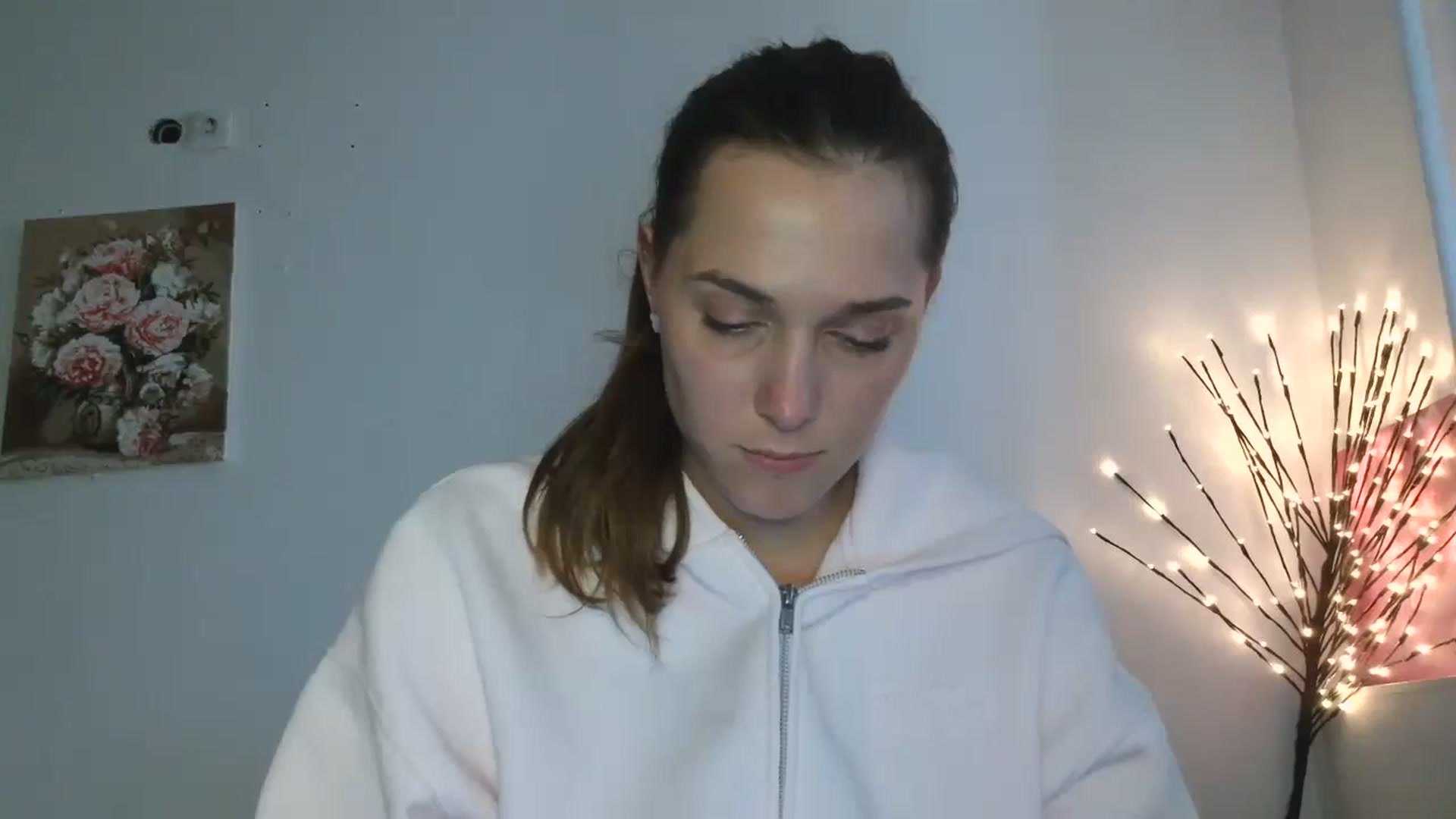 Gallery image thumbnail from HaleyReed's myfreecams stream on, 04/30/2026, 14:59 image 12 of 20