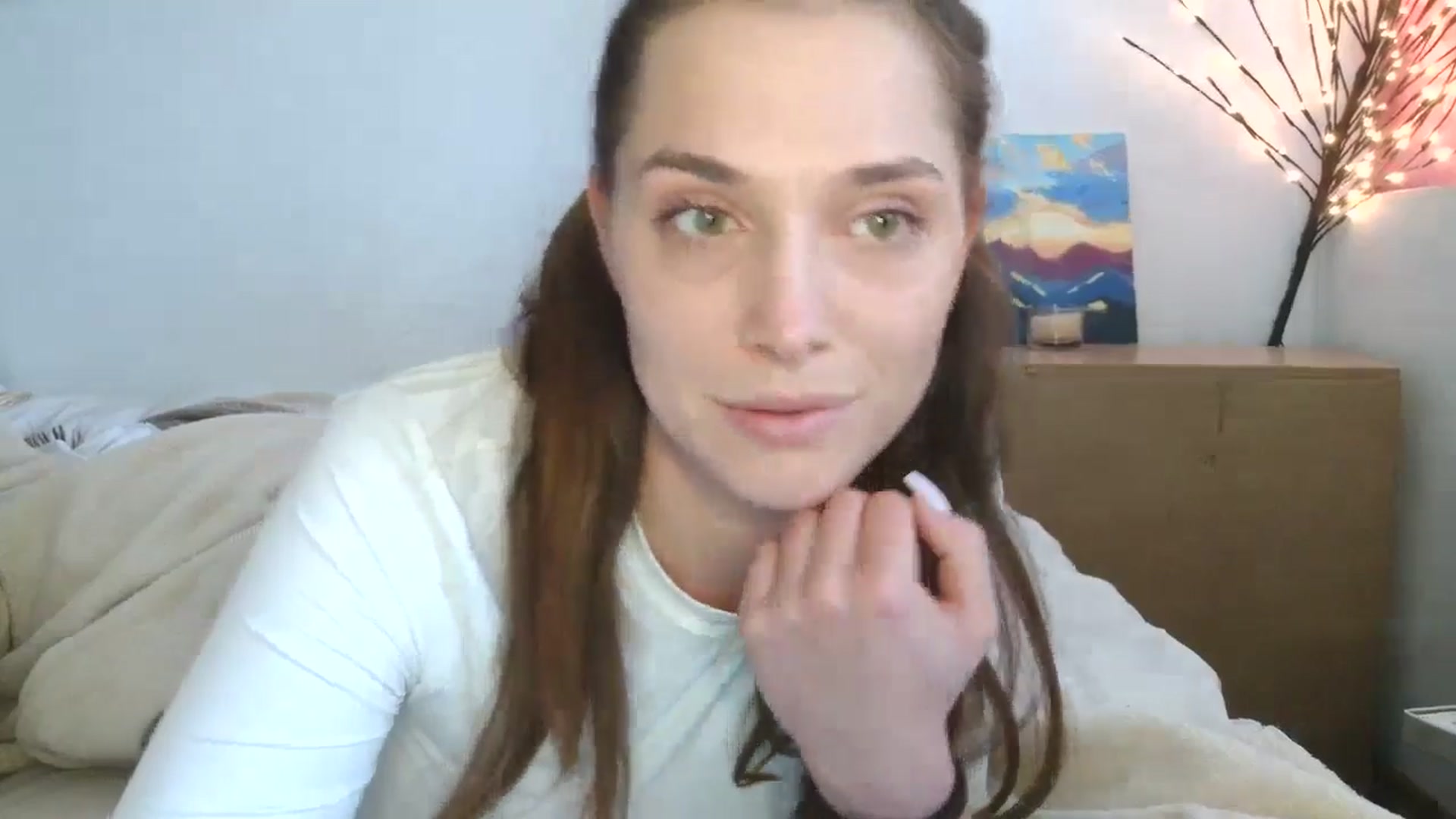 Gallery image thumbnail from HaleyReed's myfreecams stream on, 05/01/2026, 12:16 image 18 of 20
