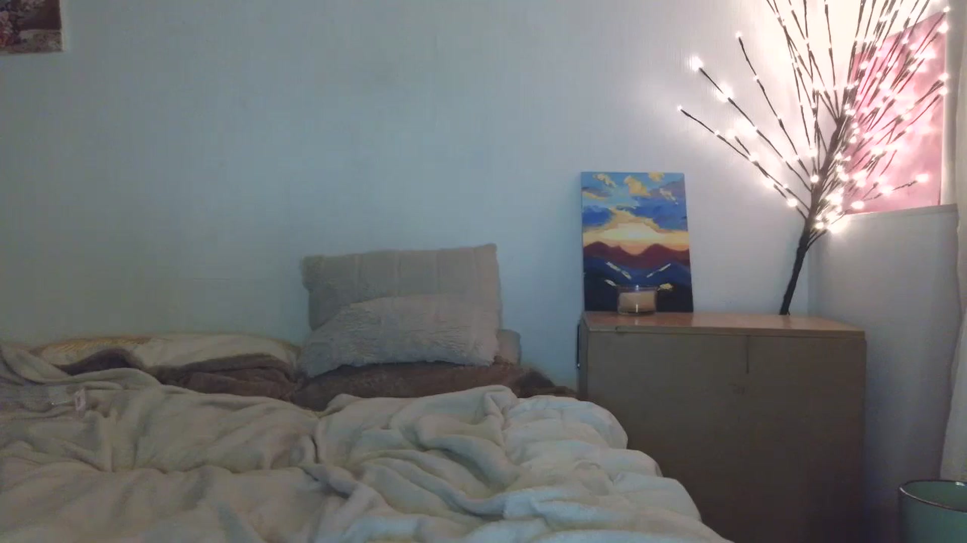 Gallery image thumbnail from HaleyReed's myfreecams stream on, 05/01/2026, 18:26 image 19 of 20