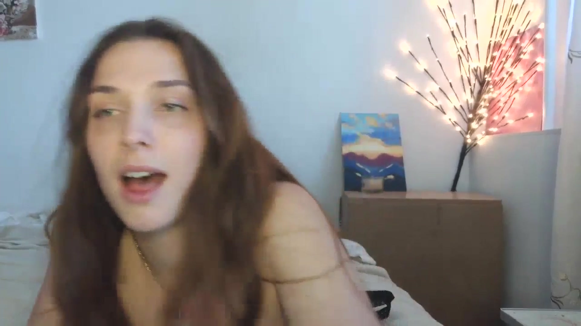 Gallery image thumbnail from HaleyReed's myfreecams stream on, 05/04/2026, 13:26 image 17 of 20
