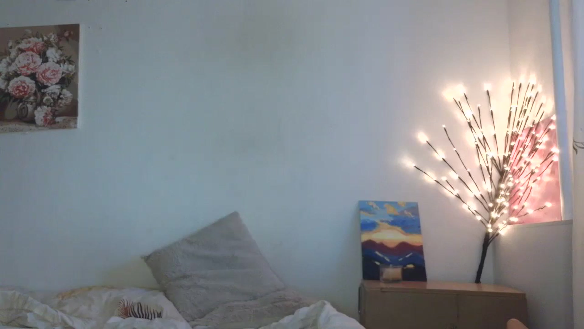Gallery image thumbnail from HaleyReed's myfreecams stream on, 05/04/2026, 17:03 image 2 of 20