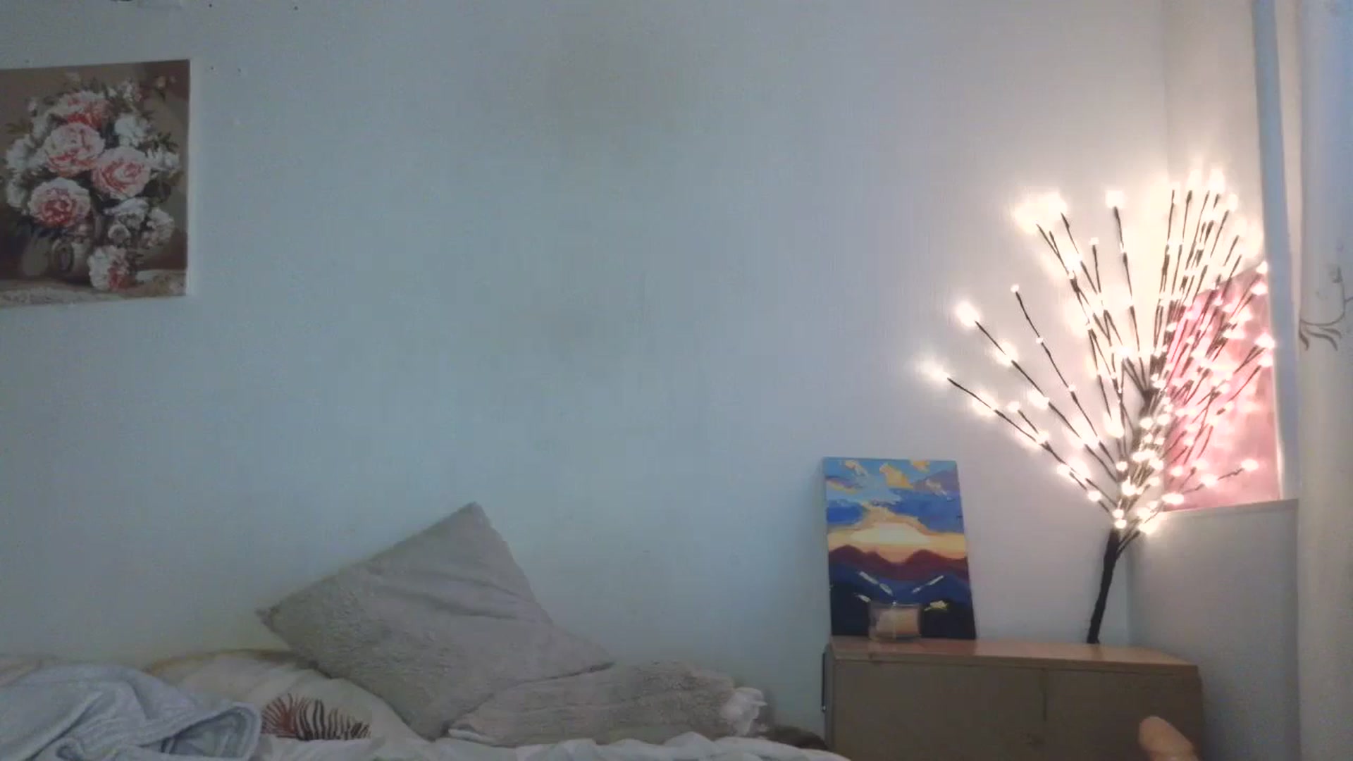 Gallery image thumbnail from HaleyReed's myfreecams stream on, 05/04/2026, 17:03 image 14 of 20