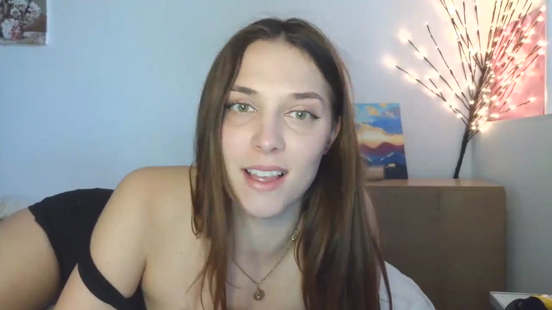 Gallery image thumbnail from HaleyReed's myfreecams stream on, 05/06/2026, 11:51 image 15 of 20