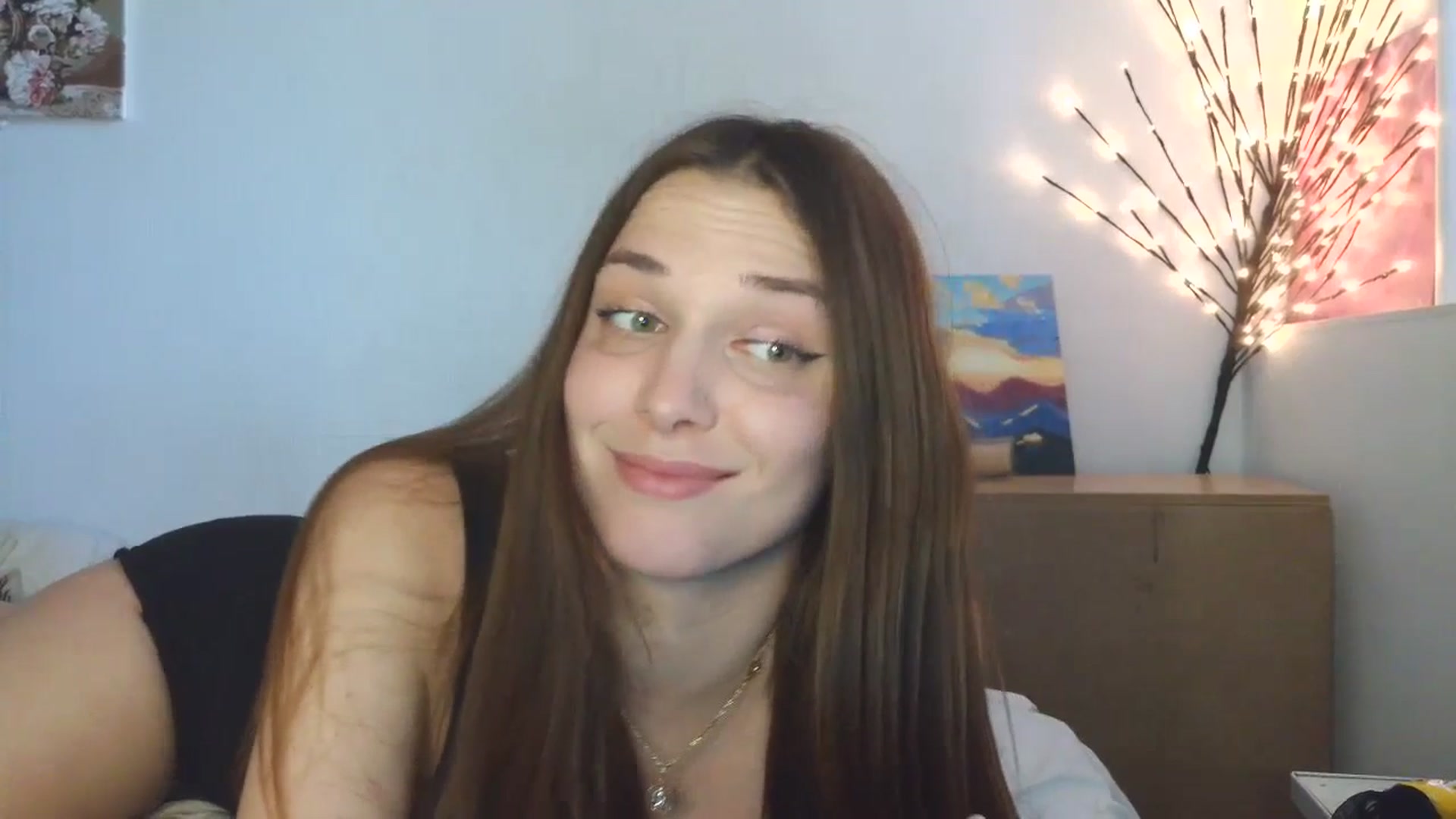 Gallery image thumbnail from HaleyReed's myfreecams stream on, 05/06/2026, 11:51 image 17 of 20