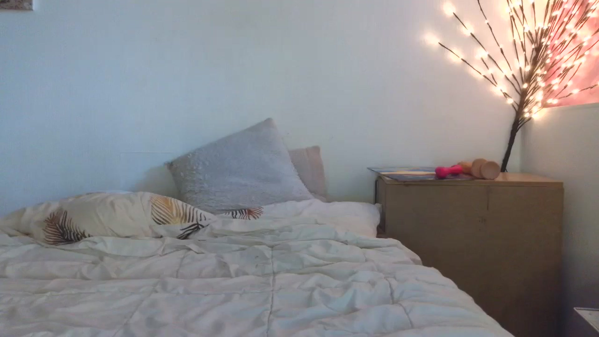 Gallery image thumbnail from HaleyReed's myfreecams stream on, 05/07/2026, 15:01 image 1 of 20