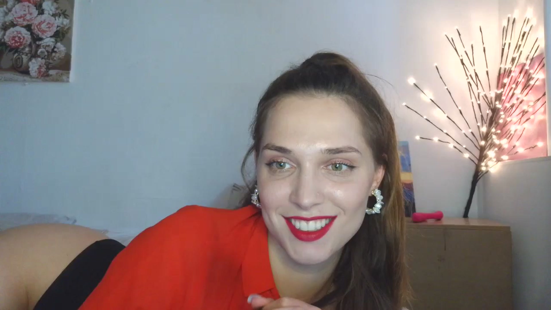 Gallery image thumbnail from HaleyReed's myfreecams stream on, 05/10/2026, 13:15 image 17 of 20