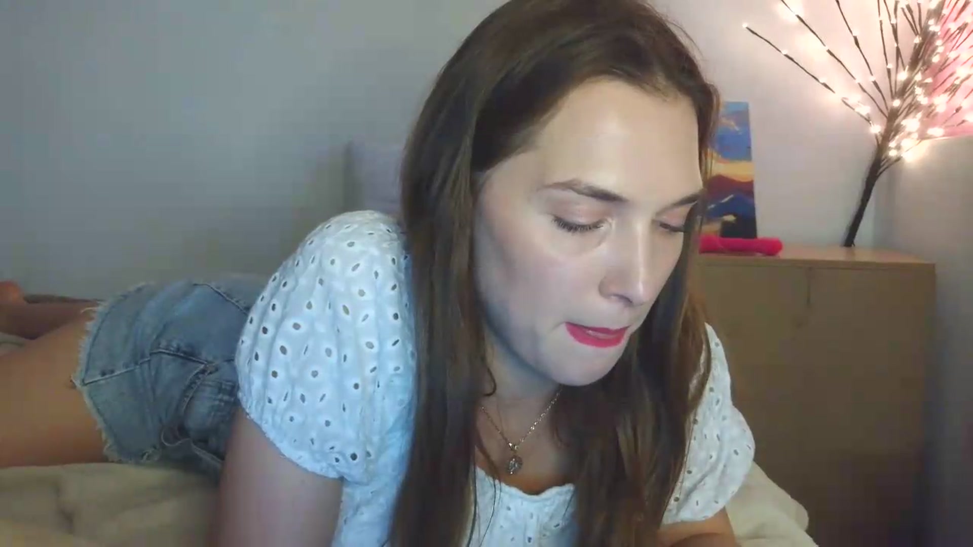 Gallery image thumbnail from HaleyReed's myfreecams stream on, 05/13/2026, 15:39 image 2 of 20