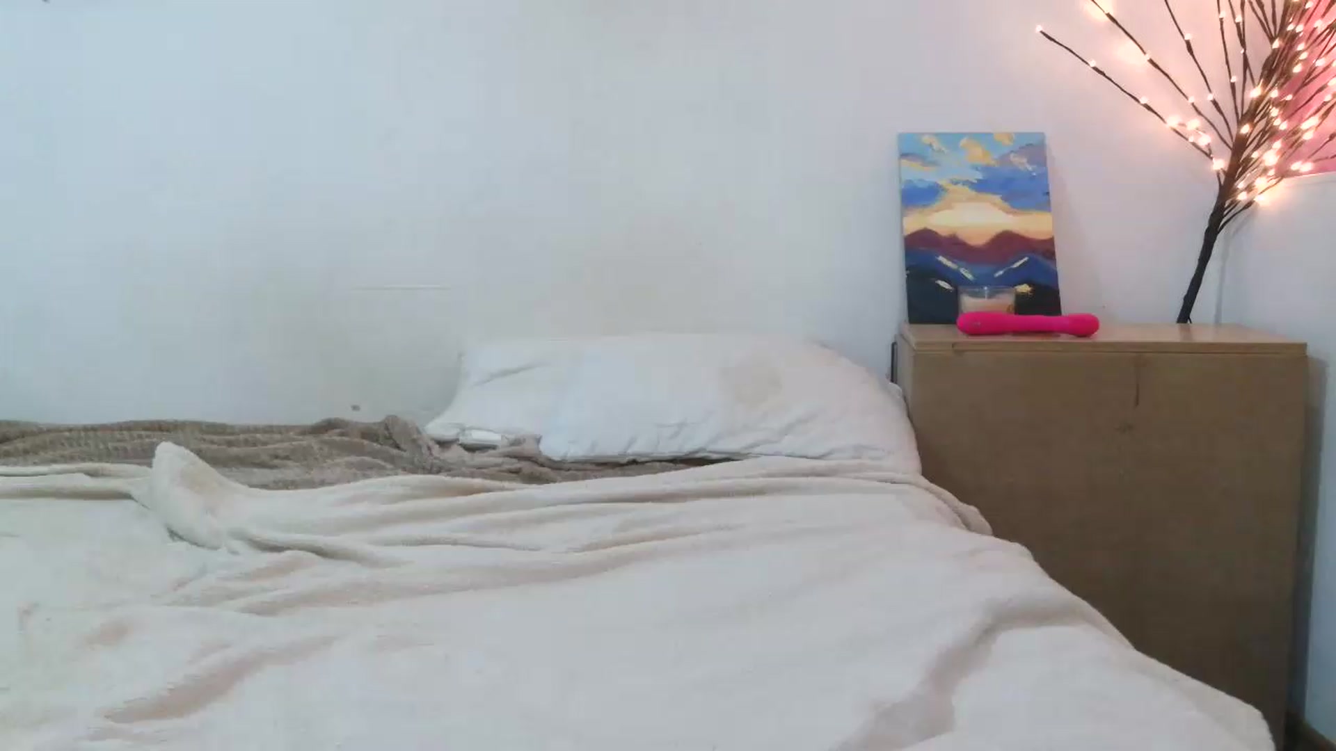 Gallery image thumbnail from HaleyReed's myfreecams stream on, 05/13/2026, 18:52 image 17 of 20