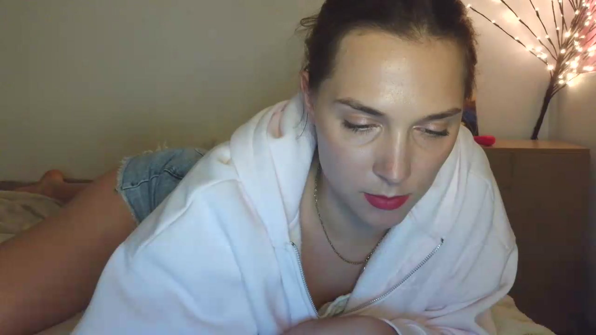 Gallery image thumbnail from HaleyReed's myfreecams stream on, 05/13/2026, 18:52 image 8 of 20