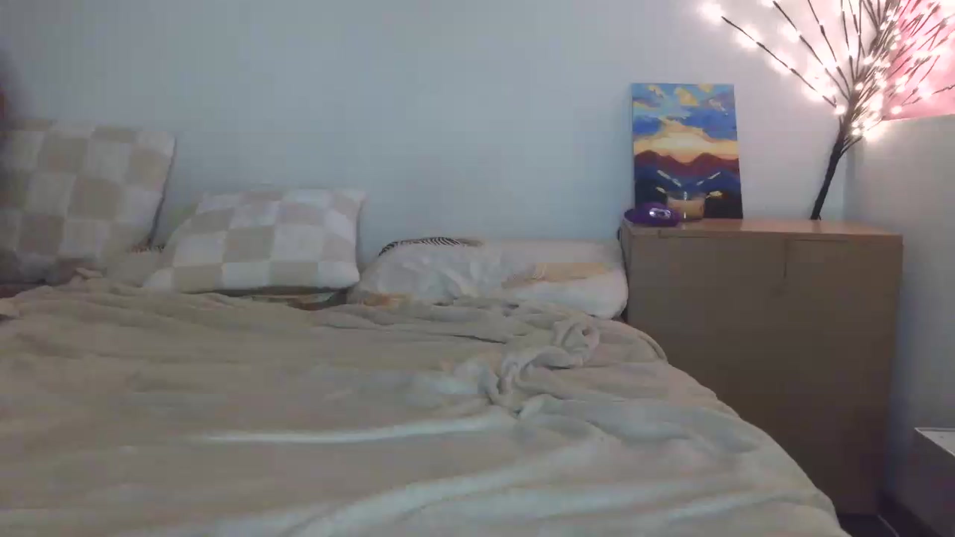 Gallery image thumbnail from HaleyReed's myfreecams stream on, 05/15/2026, 16:16 image 11 of 20