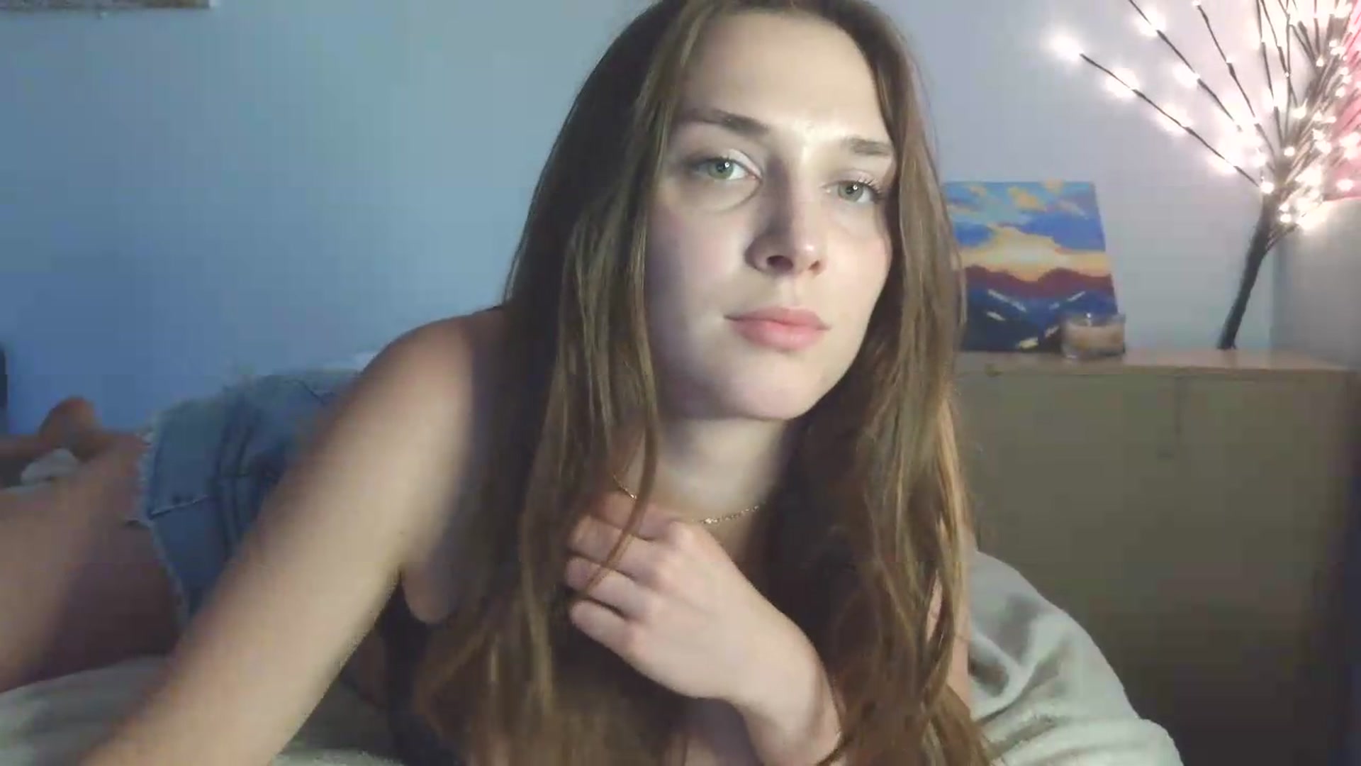 Gallery image thumbnail from HaleyReed's myfreecams stream on, 05/18/2026, 16:28 image 2 of 20