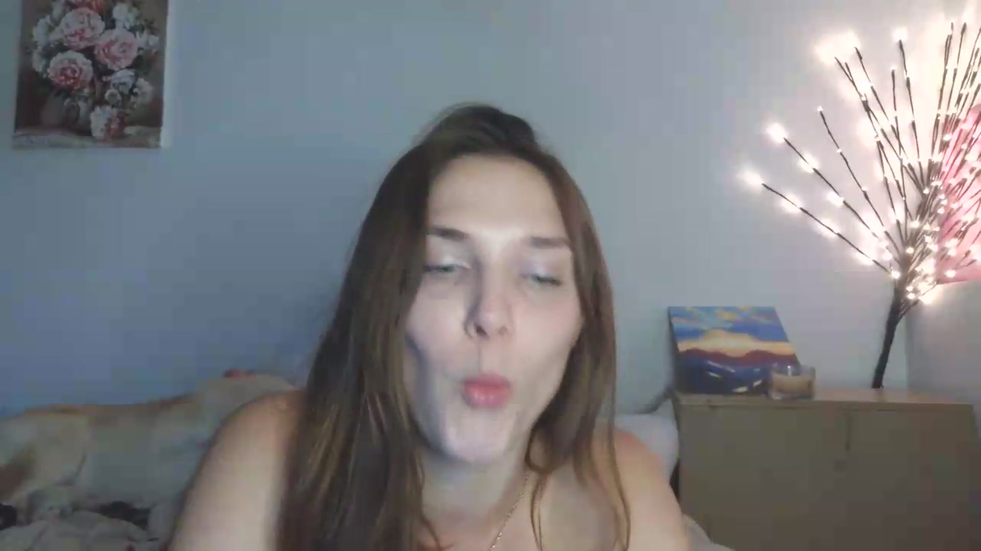 Gallery image thumbnail from HaleyReed's myfreecams stream on, 05/18/2026, 16:28 image 15 of 20