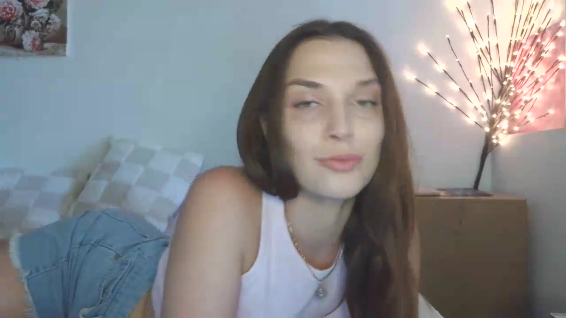 Gallery image thumbnail from HaleyReed's myfreecams stream on, 05/19/2026, 13:30 image 2 of 20