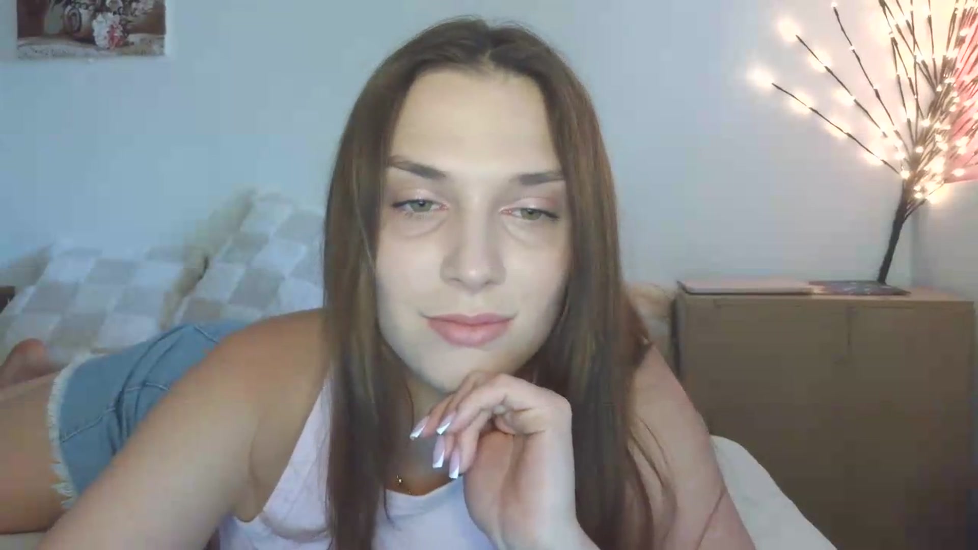 Gallery image thumbnail from HaleyReed's myfreecams stream on, 05/19/2026, 13:30 image 7 of 20