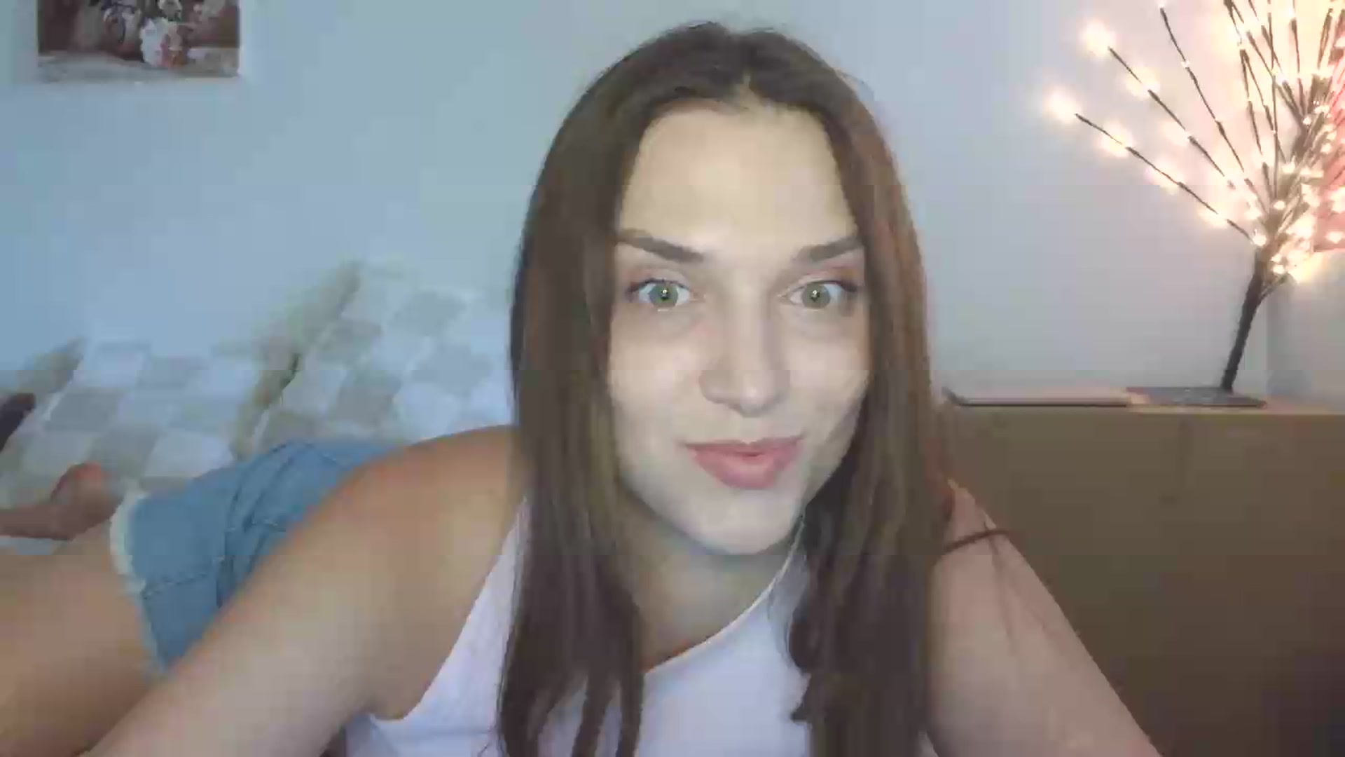 Gallery image thumbnail from HaleyReed's myfreecams stream on, 05/19/2026, 13:30 image 8 of 20