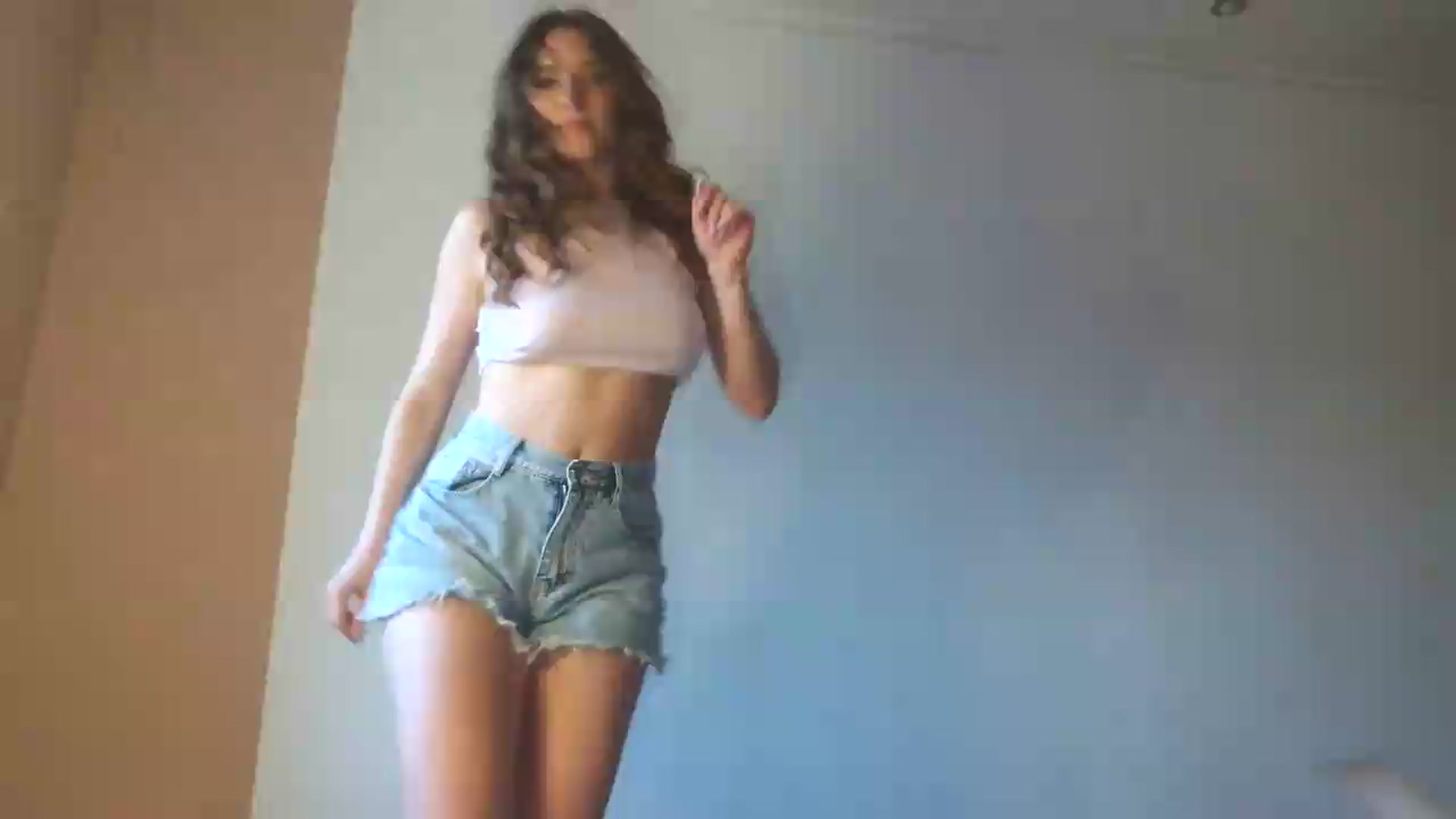 Gallery image thumbnail from HaleyReed's myfreecams stream on, 05/21/2026, 16:38 image 6 of 20