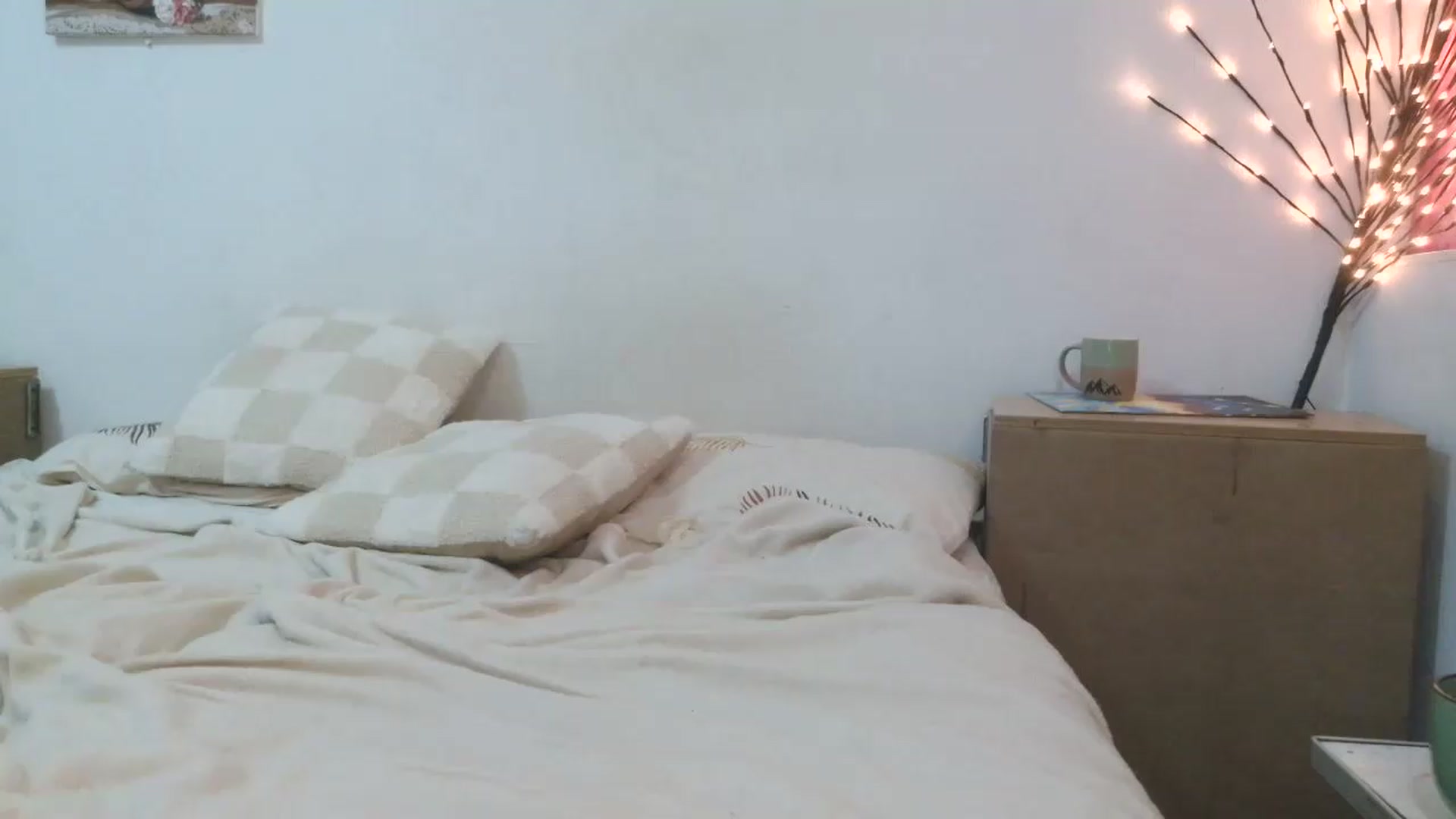 Gallery image thumbnail from HaleyReed's myfreecams stream on, 05/21/2026, 17:59 image 19 of 20