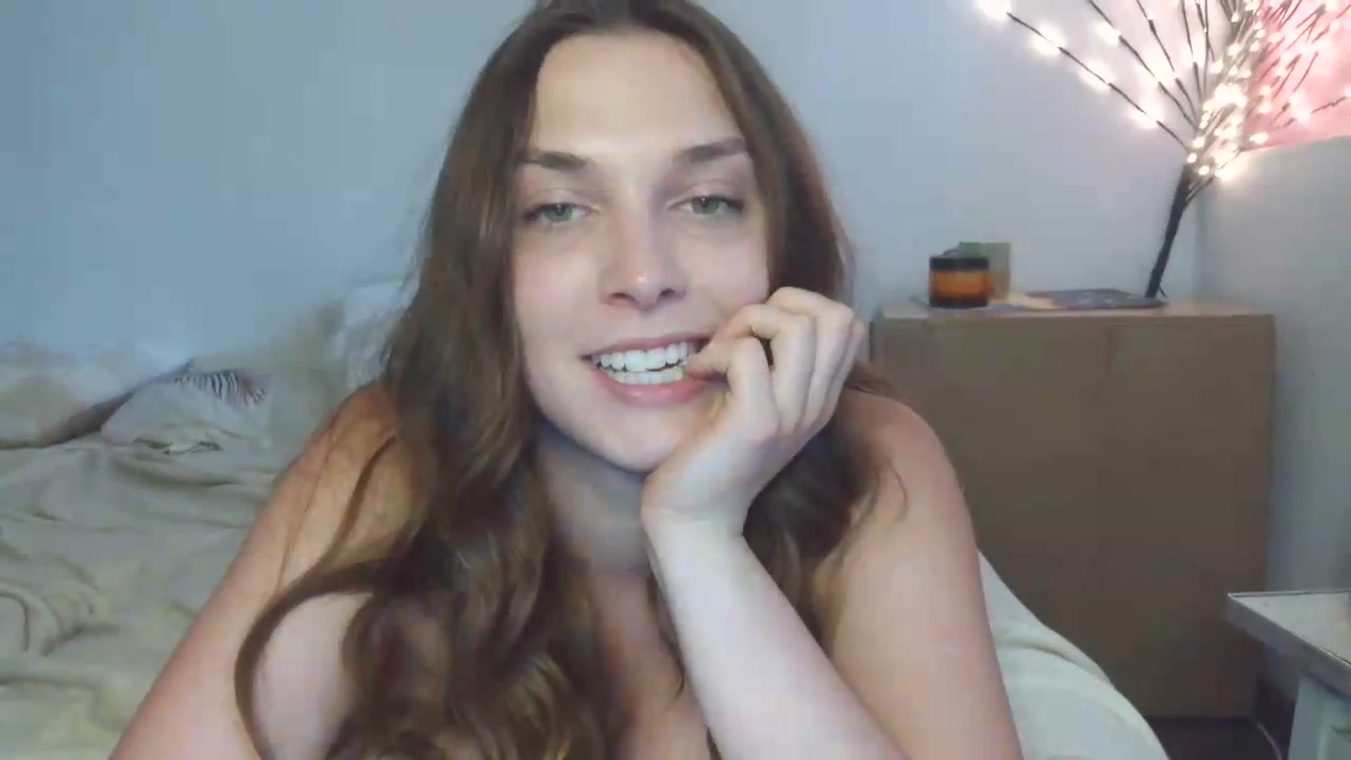 Gallery image thumbnail from HaleyReed's myfreecams stream on, 05/22/2026, 13:50 image 19 of 20