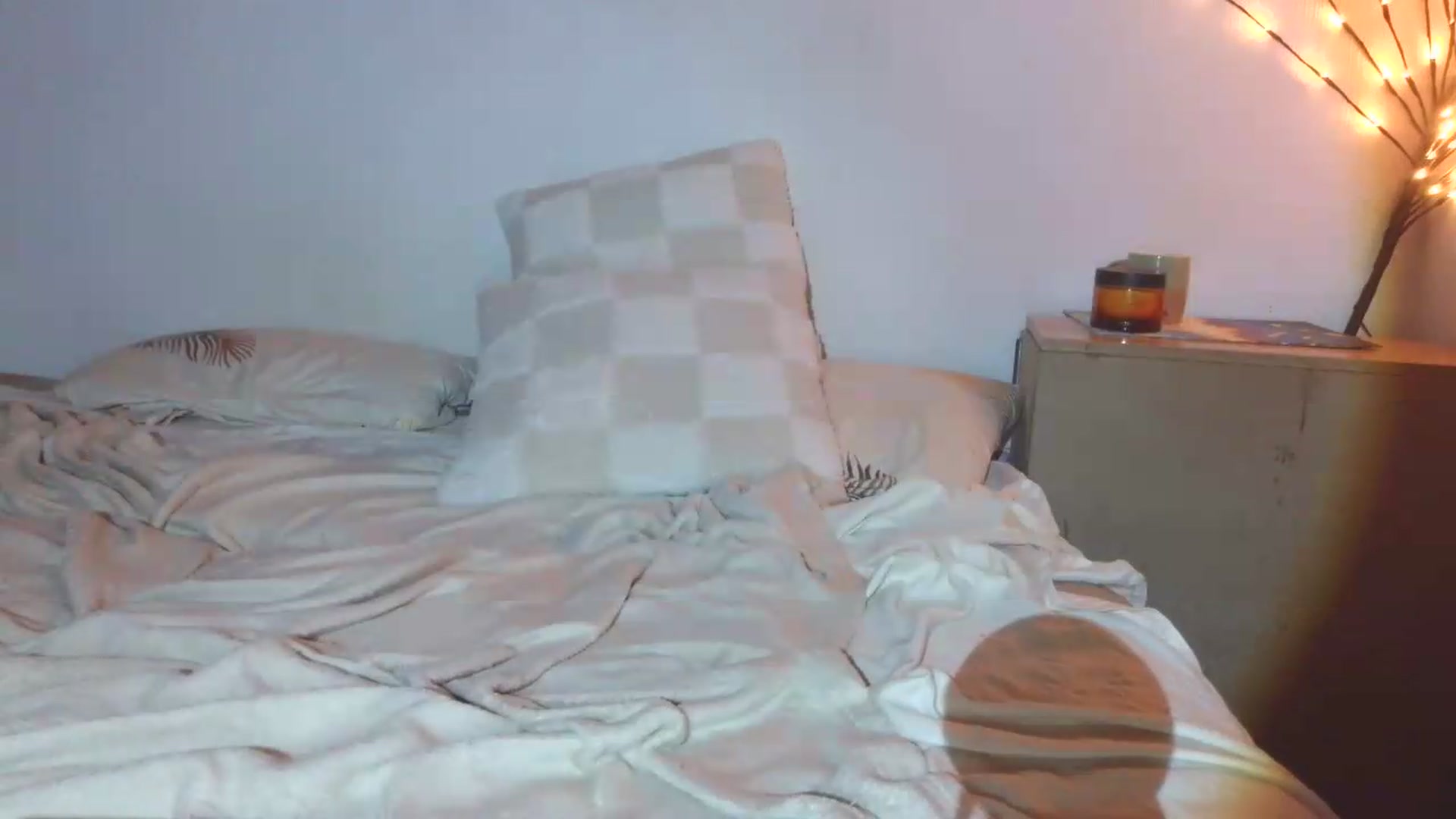 Gallery image thumbnail from HaleyReed's myfreecams stream on, 05/22/2026, 17:33 image 3 of 20