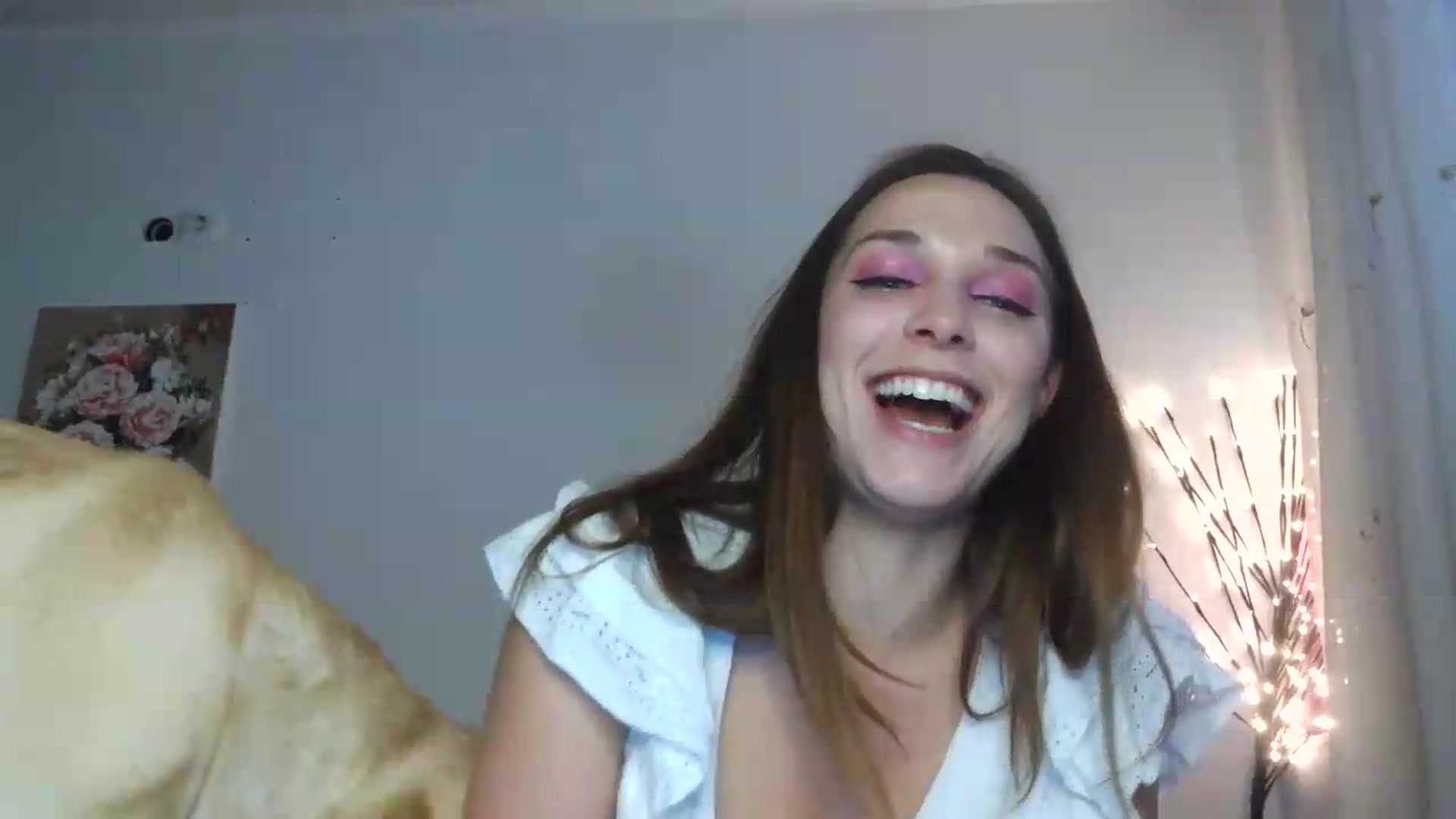 Gallery image thumbnail from HaleyReed's myfreecams stream on, 05/25/2026, 13:12 image 17 of 20