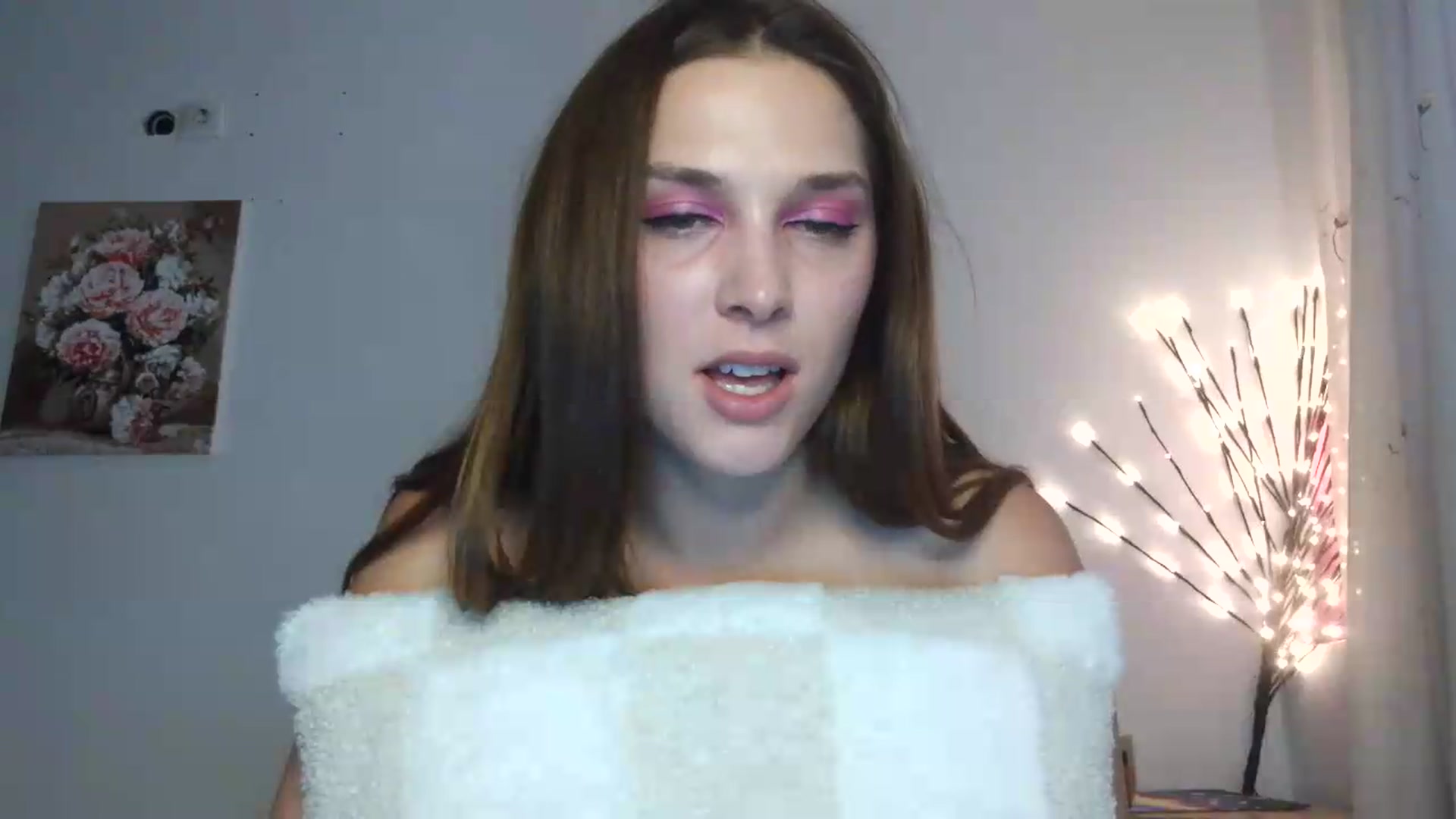 Gallery image thumbnail from HaleyReed's myfreecams stream on, 05/25/2026, 14:02 image 4 of 20