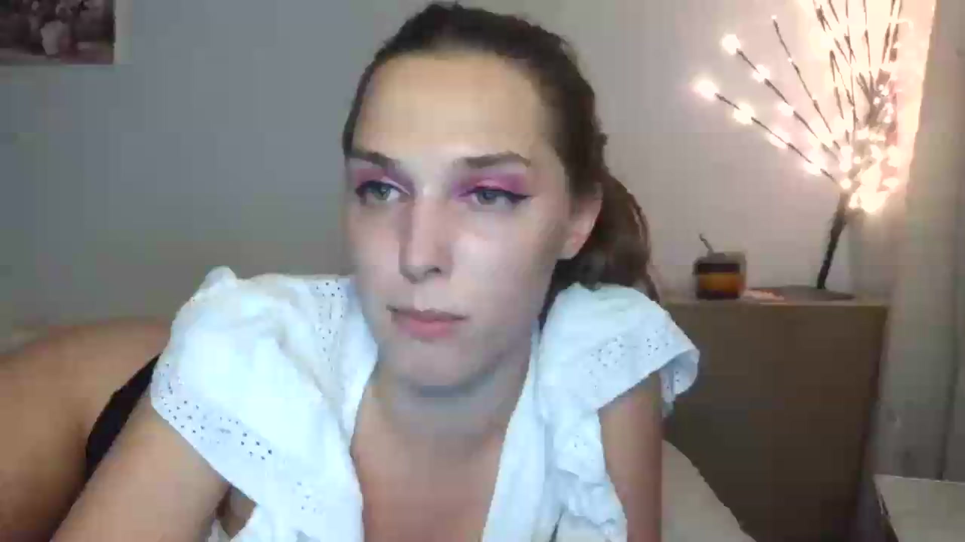 Gallery image thumbnail from HaleyReed's myfreecams stream on, 05/25/2026, 15:11 image 13 of 20