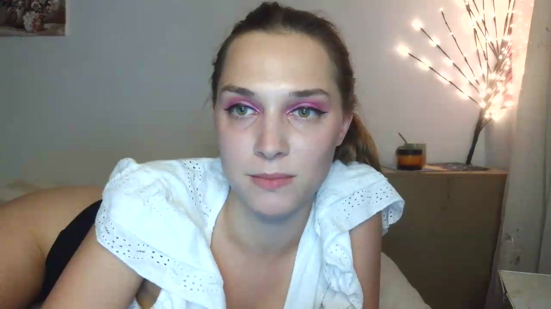 Gallery image thumbnail from HaleyReed's myfreecams stream on, 05/25/2026, 15:11 image 14 of 20