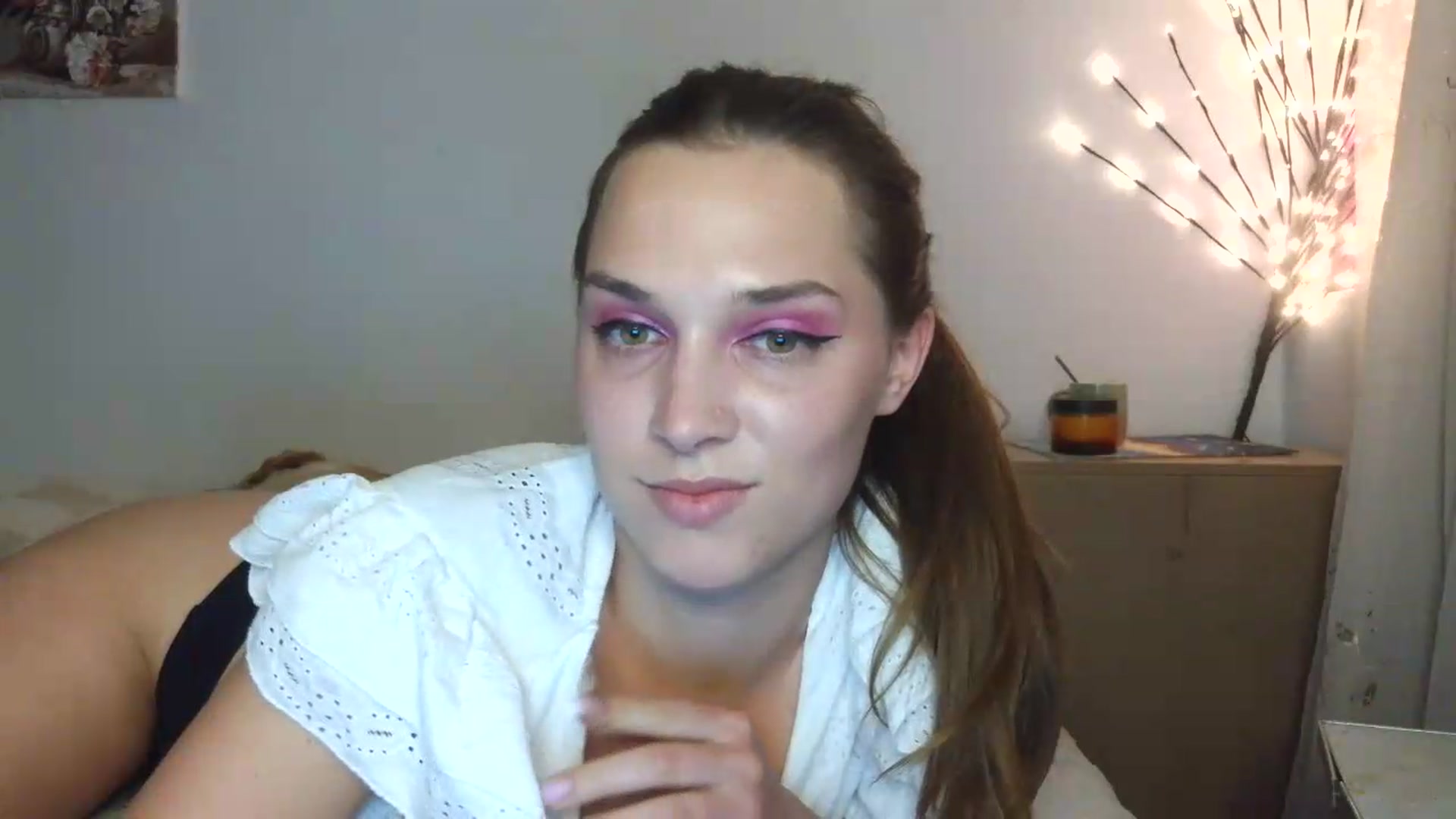 Gallery image thumbnail from HaleyReed's myfreecams stream on, 05/25/2026, 15:11 image 3 of 20