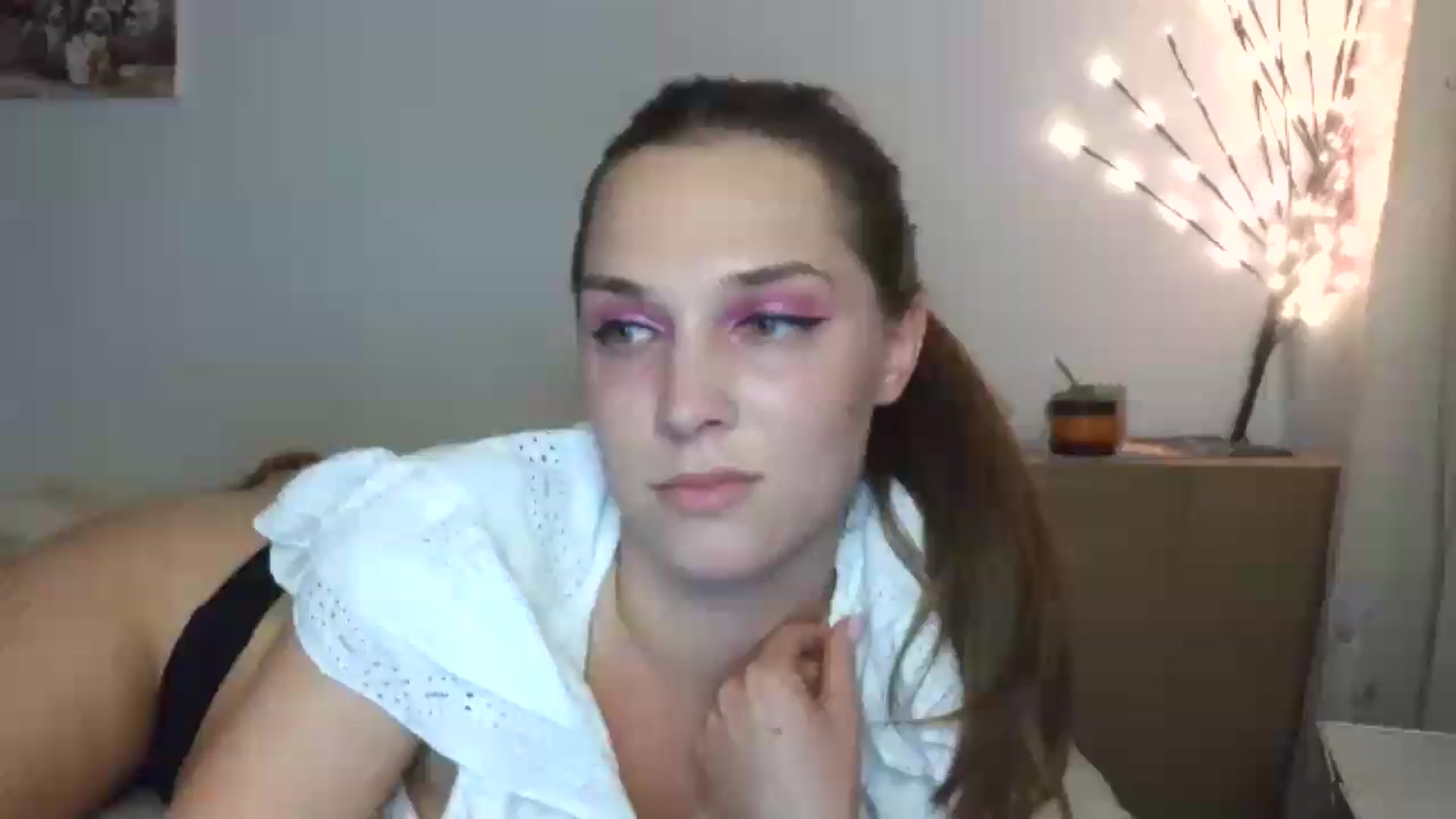 Gallery image thumbnail from HaleyReed's myfreecams stream on, 05/25/2026, 15:11 image 2 of 20