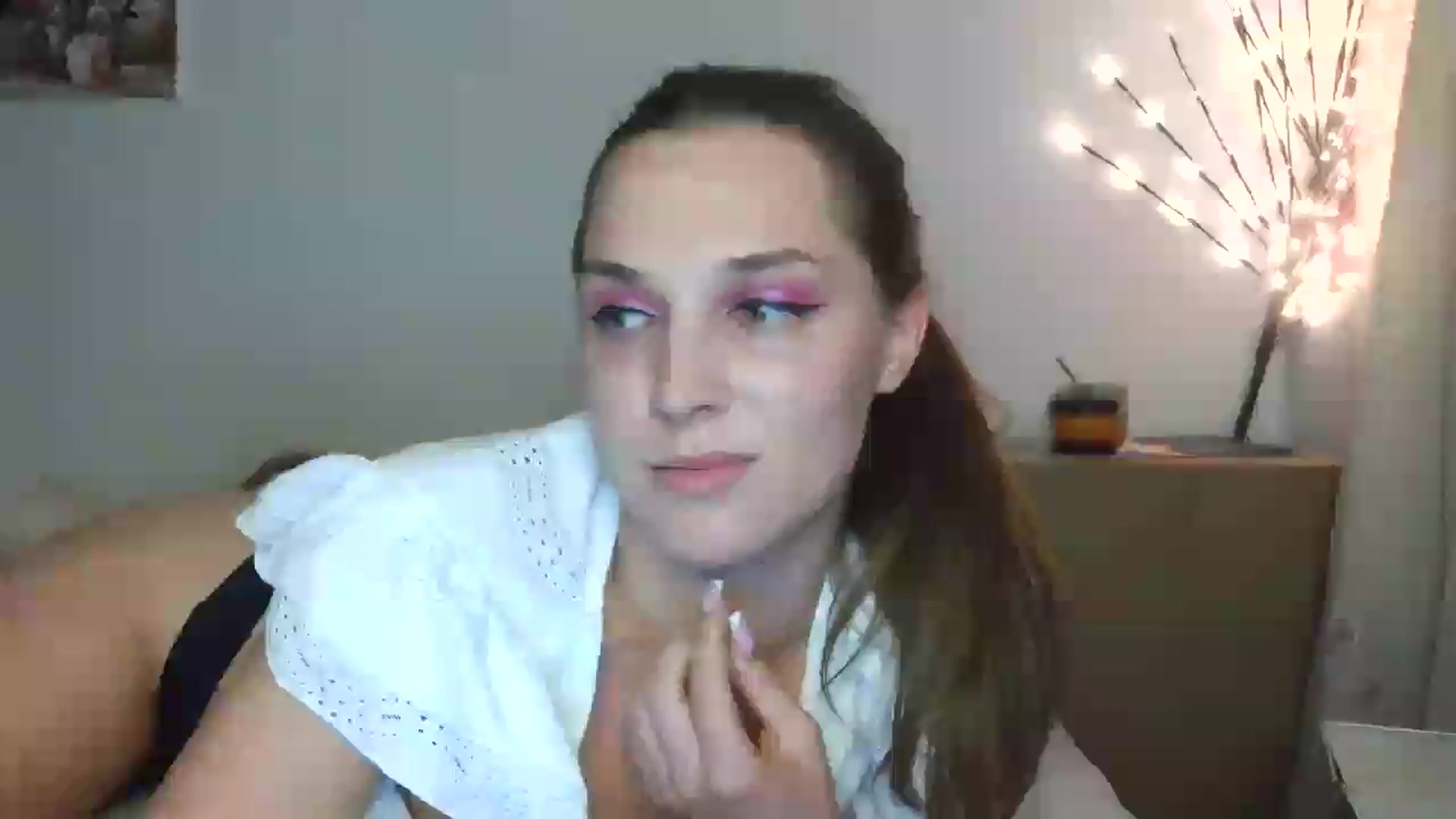 Gallery image thumbnail from HaleyReed's myfreecams stream on, 05/25/2026, 15:11 image 4 of 20