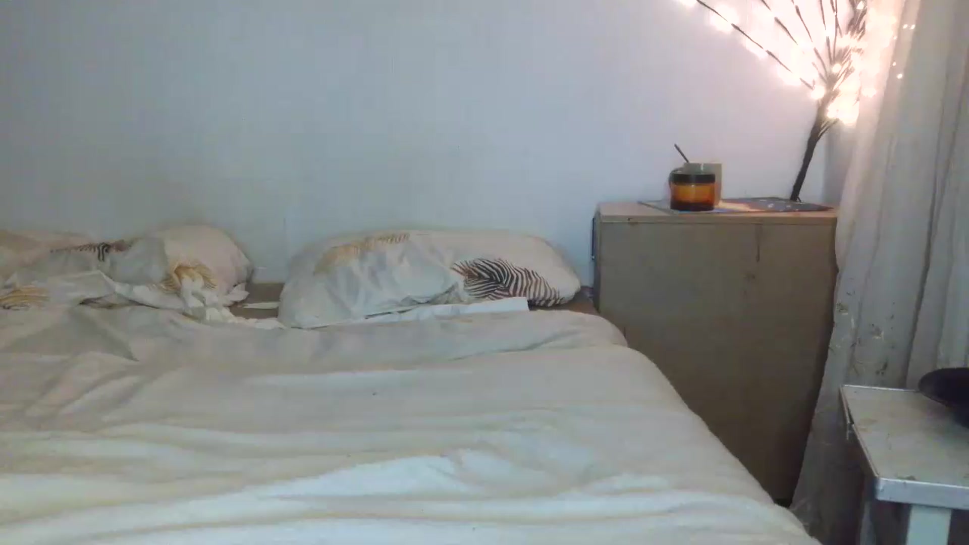 Gallery image thumbnail from HaleyReed's myfreecams stream on, 05/25/2026, 17:02 image 13 of 20