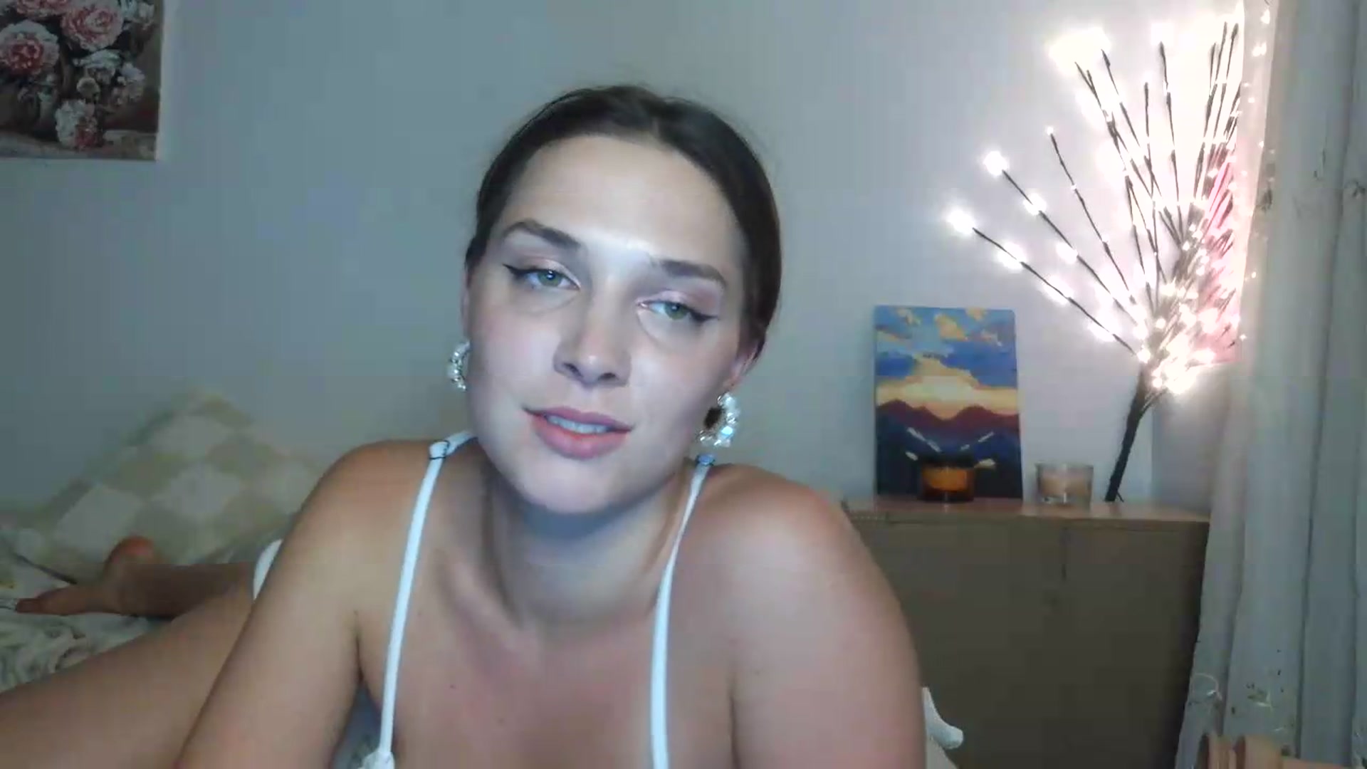 Gallery image thumbnail from HaleyReed's myfreecams stream on, 05/26/2026, 17:51 image 4 of 20