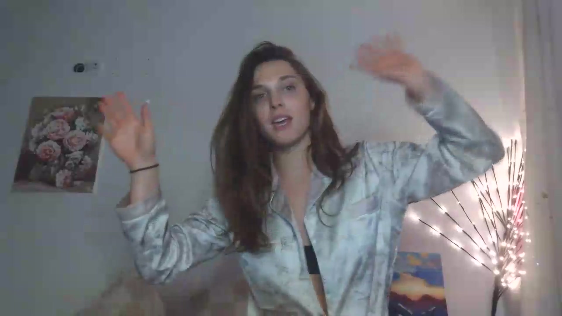 Gallery image thumbnail from HaleyReed's myfreecams stream on, 05/27/2026, 14:43 image 5 of 20