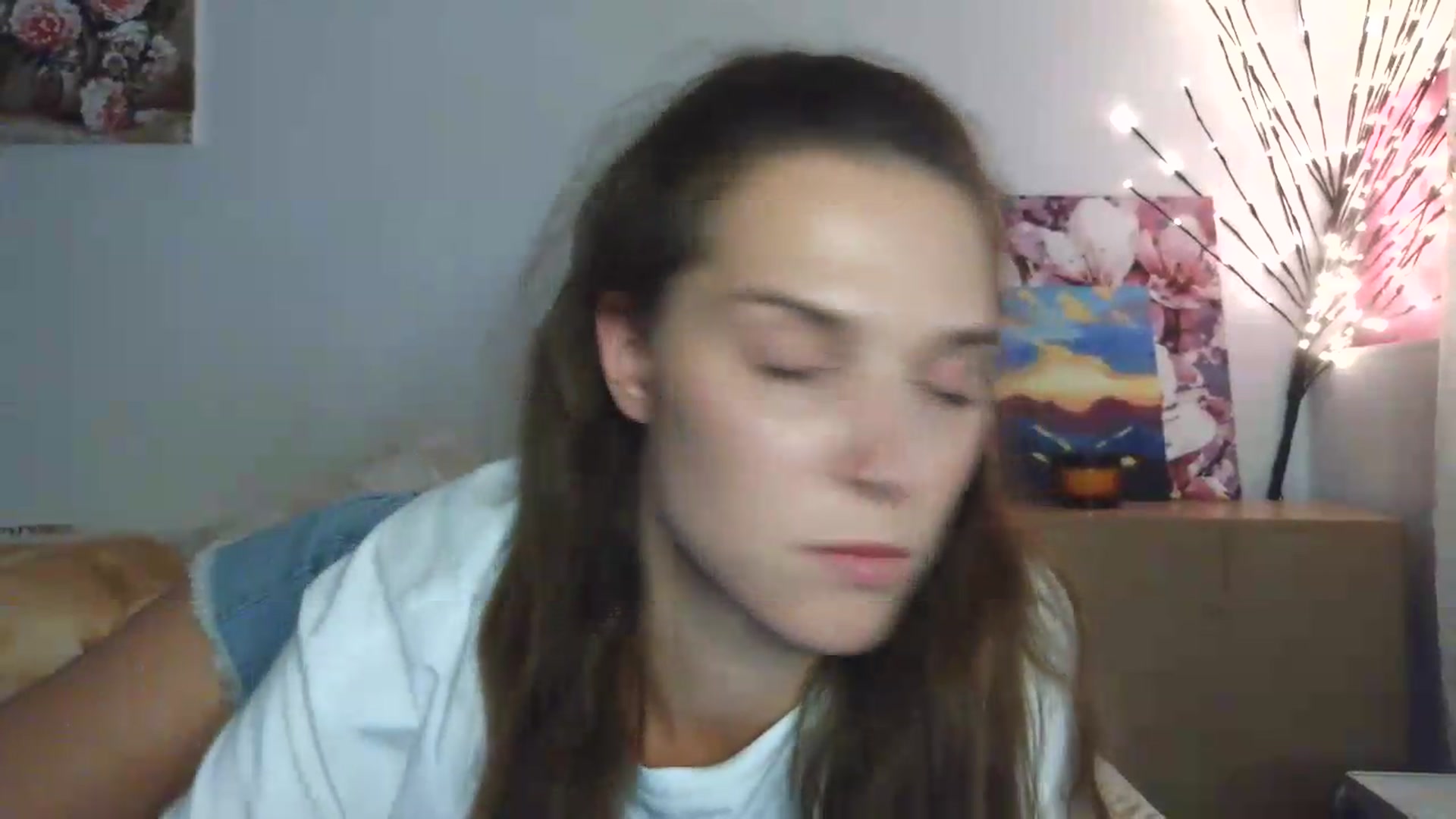 Gallery image thumbnail from HaleyReed's myfreecams stream on, 06/19/2026, 16:16 image 6 of 20