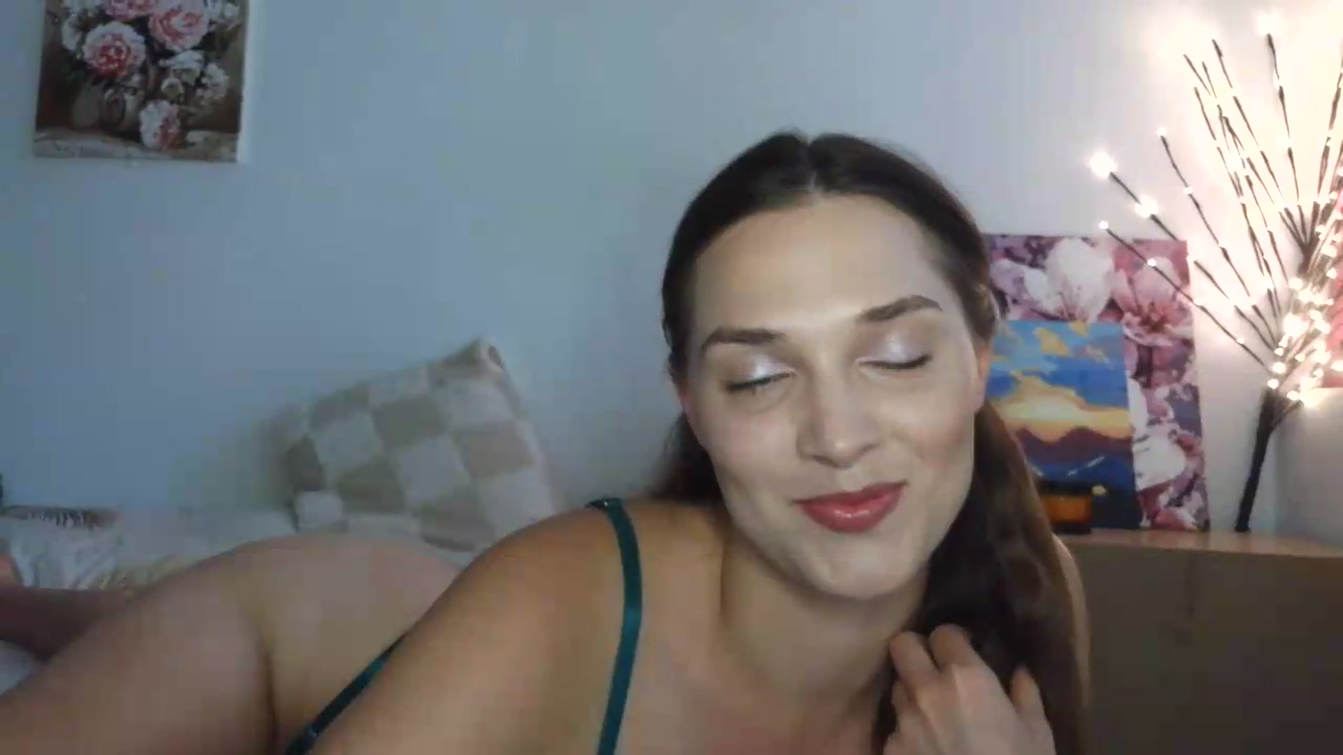 Gallery image thumbnail from HaleyReed's myfreecams stream on, 06/22/2026, 12:02 image 5 of 20