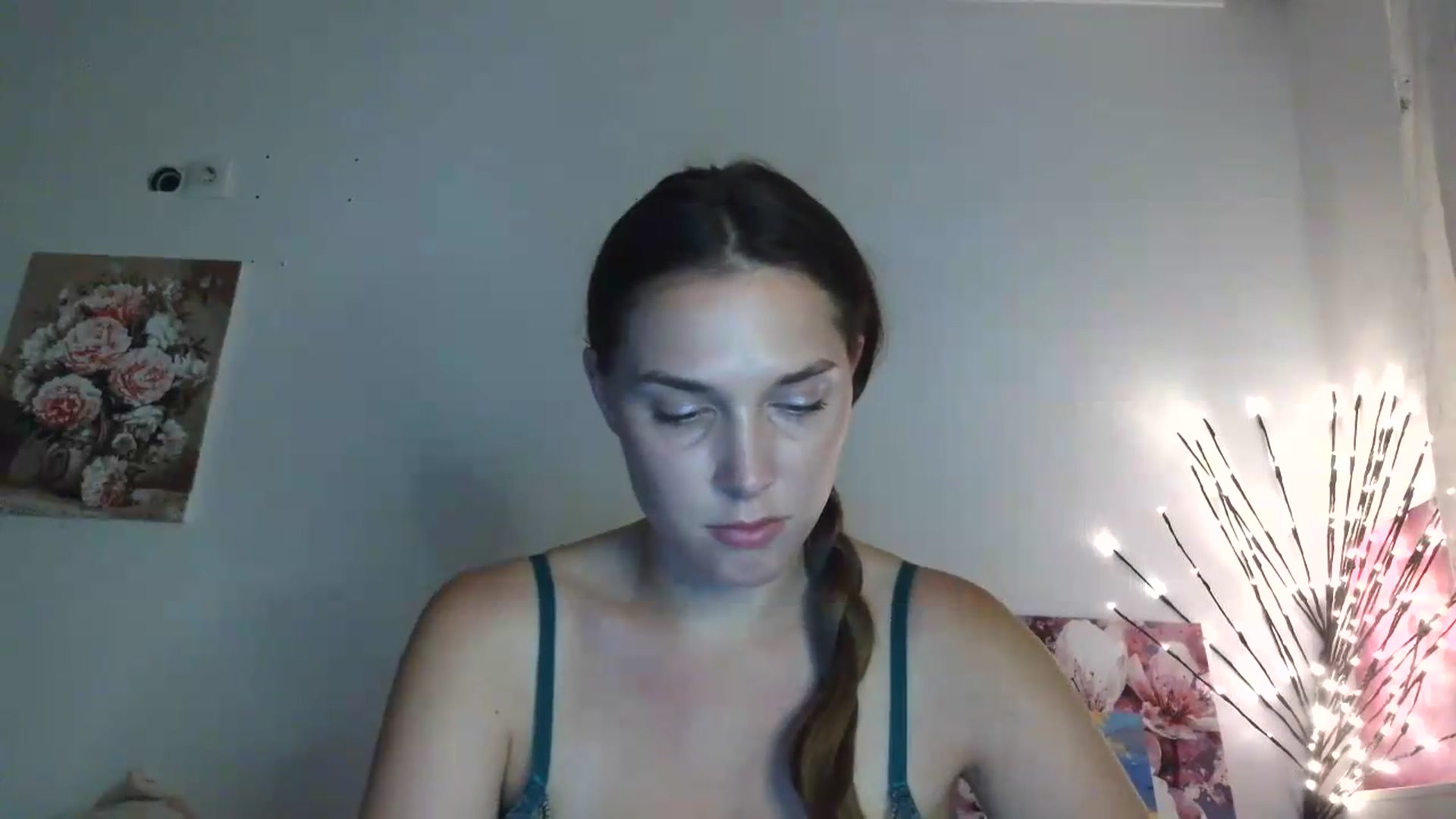 Gallery image thumbnail from HaleyReed's myfreecams stream on, 06/22/2026, 17:16 image 17 of 20