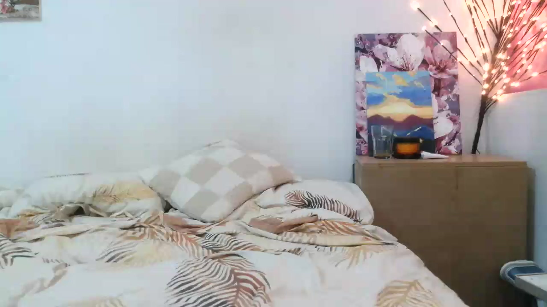 Gallery image thumbnail from HaleyReed's myfreecams stream on, 06/28/2026, 15:57 image 2 of 20