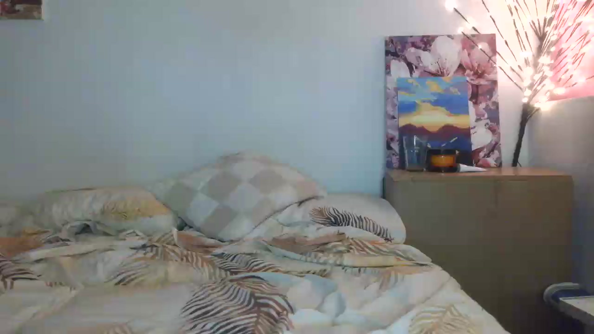 Gallery image thumbnail from HaleyReed's myfreecams stream on, 06/28/2026, 15:57 image 1 of 20