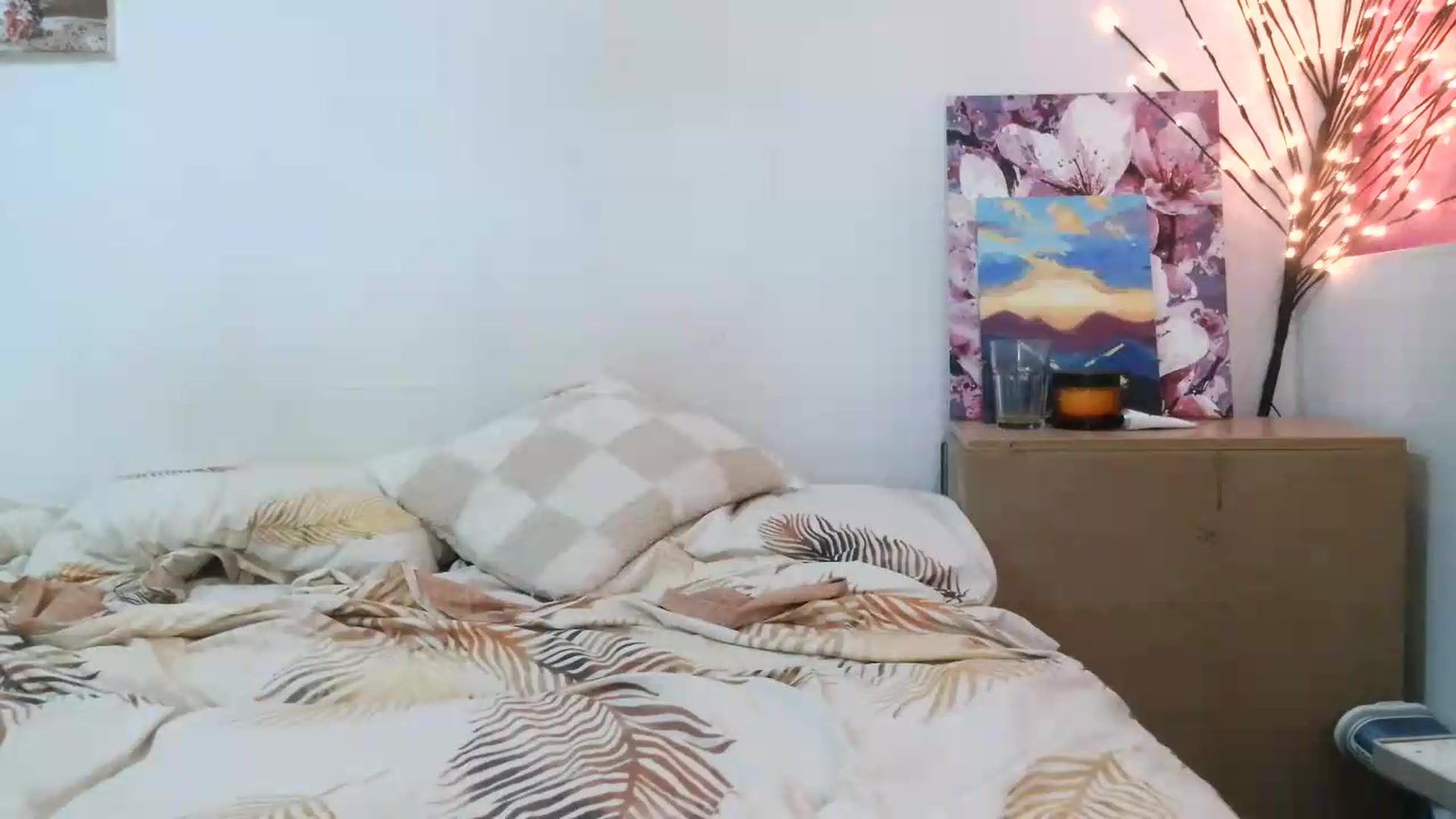 Gallery image thumbnail from HaleyReed's myfreecams stream on, 06/28/2026, 15:57 image 6 of 20