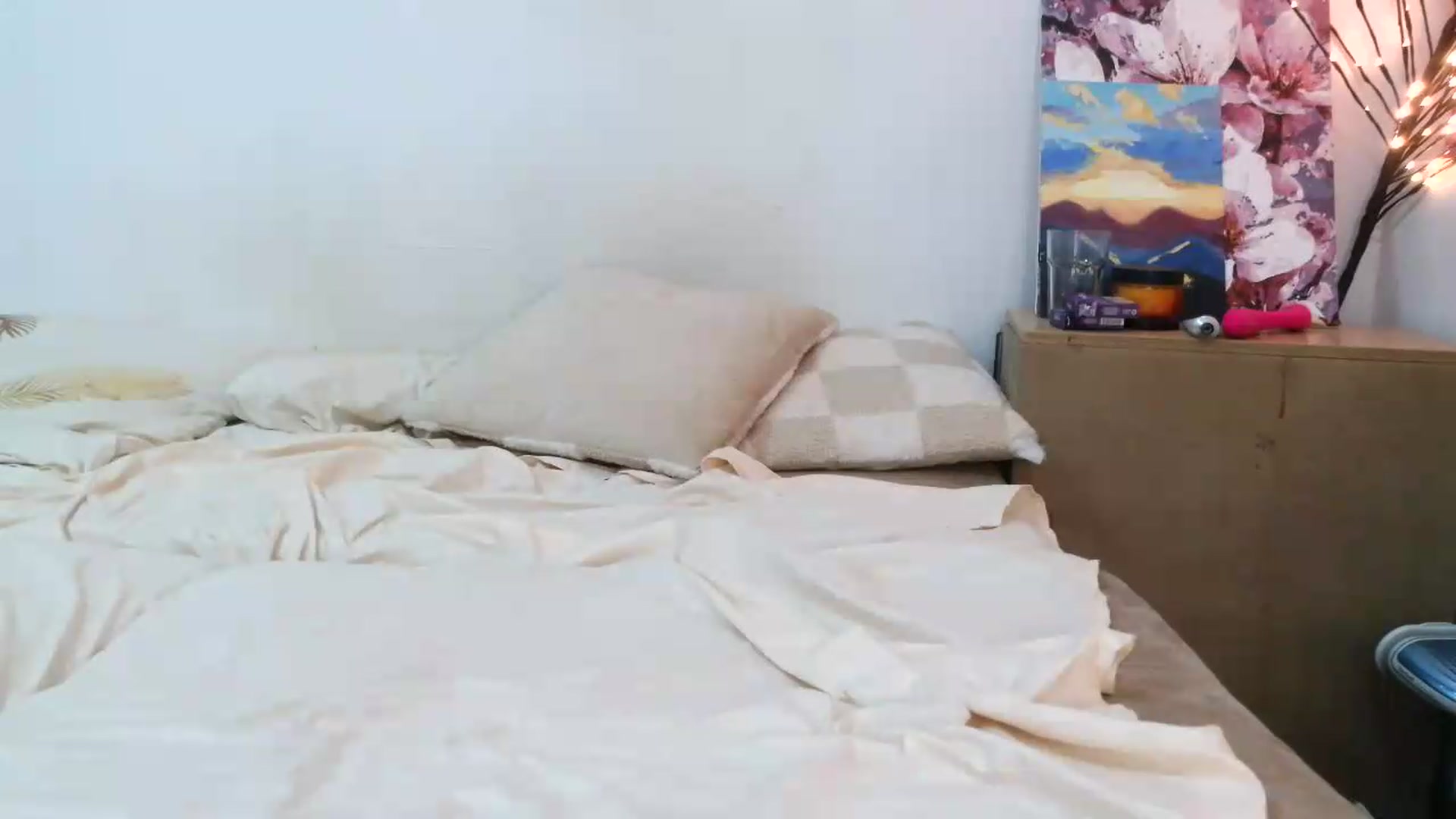 Gallery image thumbnail from HaleyReed's myfreecams stream on, 07/05/2026, 15:34 image 4 of 20