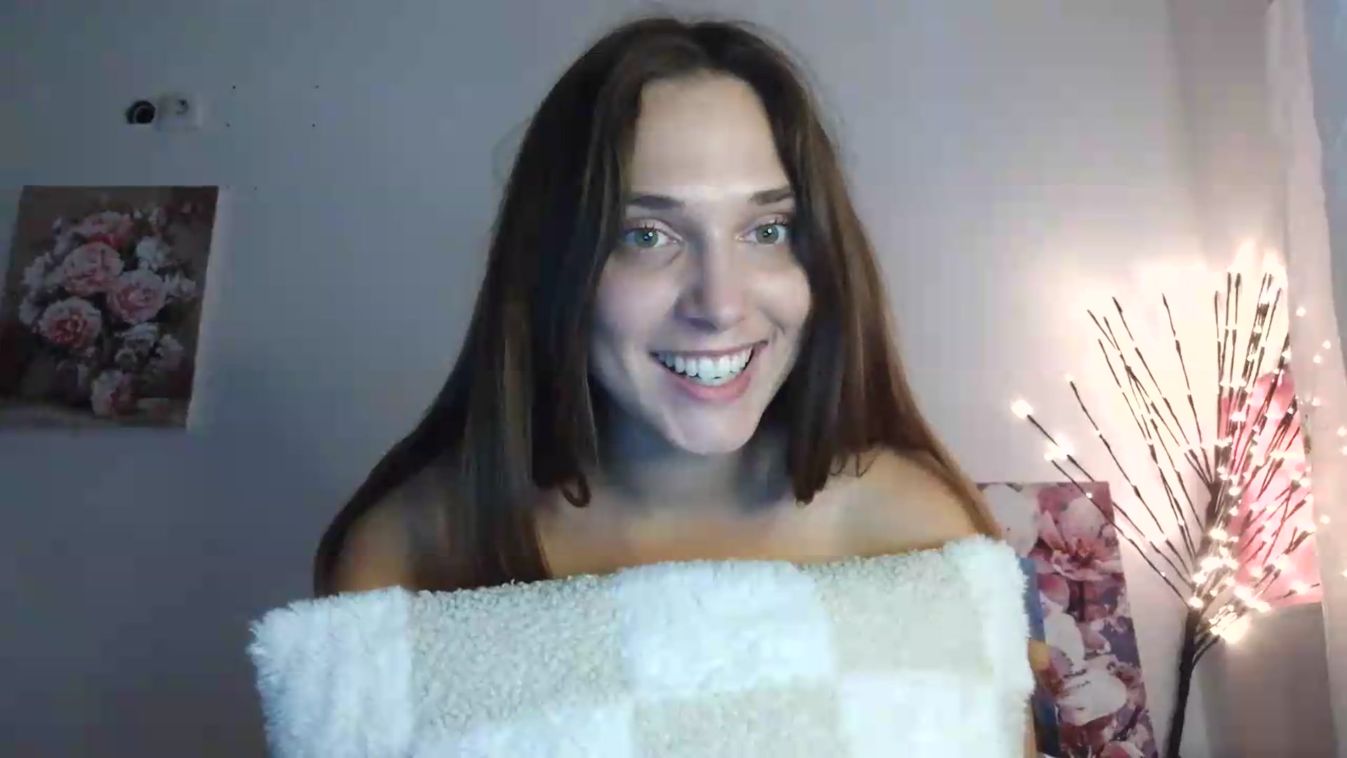 Gallery image thumbnail from HaleyReed's myfreecams stream on, 07/06/2026, 12:09 image 20 of 20