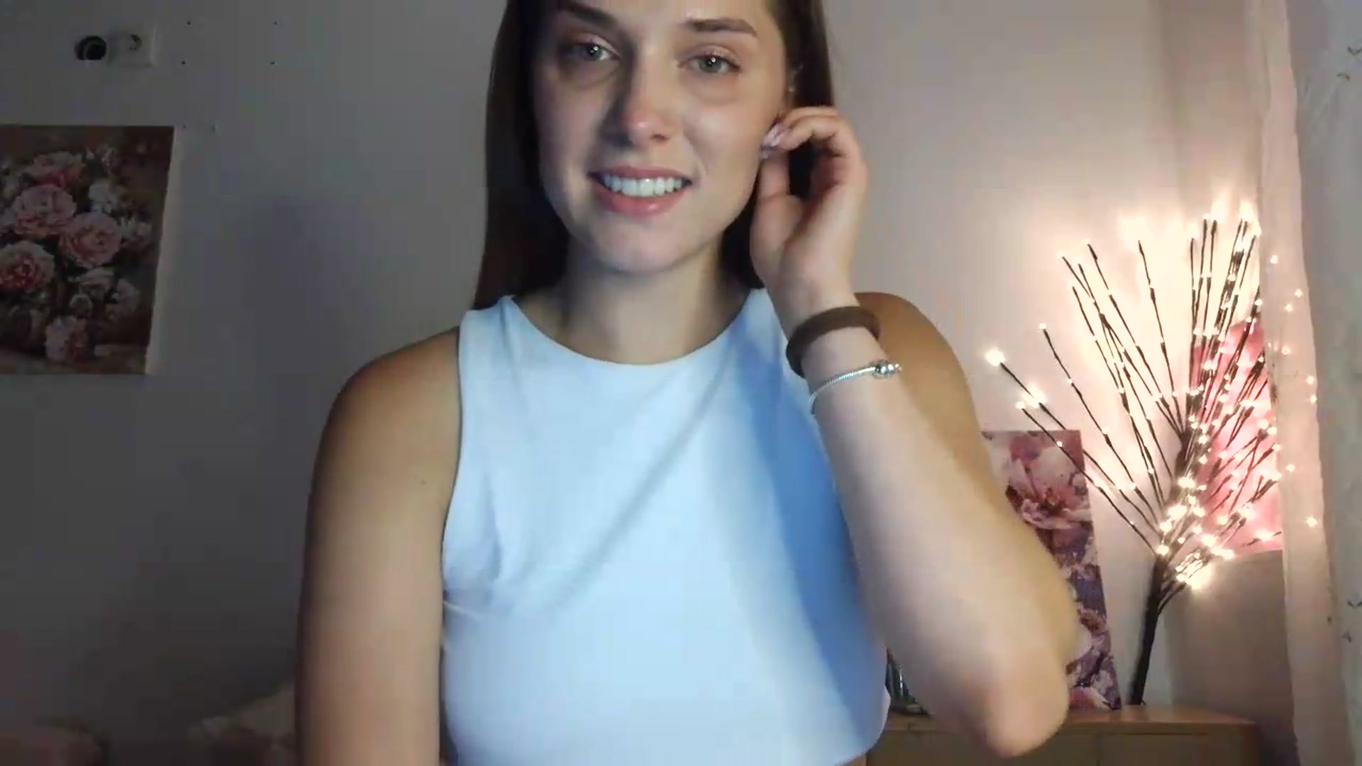 Gallery image thumbnail from HaleyReed's myfreecams stream on, 07/06/2026, 13:22 image 12 of 20