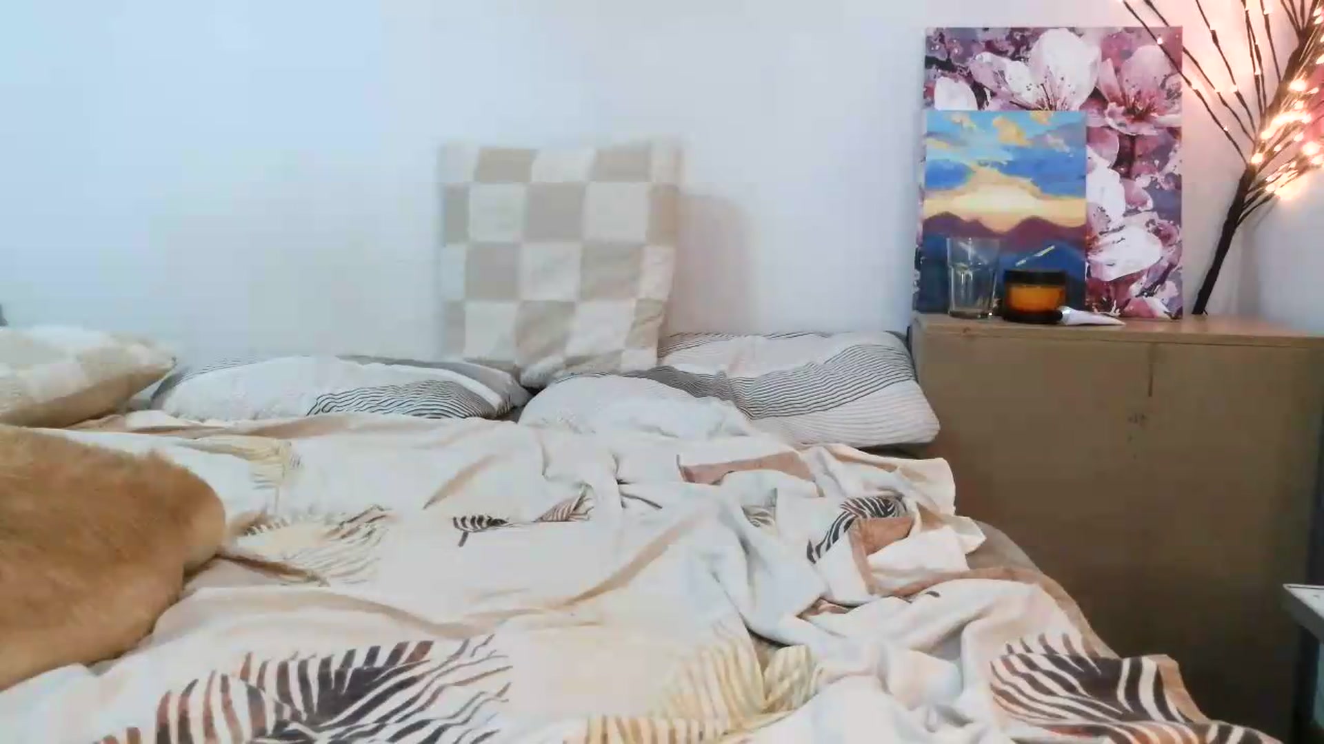 Gallery image thumbnail from HaleyReed's myfreecams stream on, 07/06/2026, 16:54 image 13 of 20