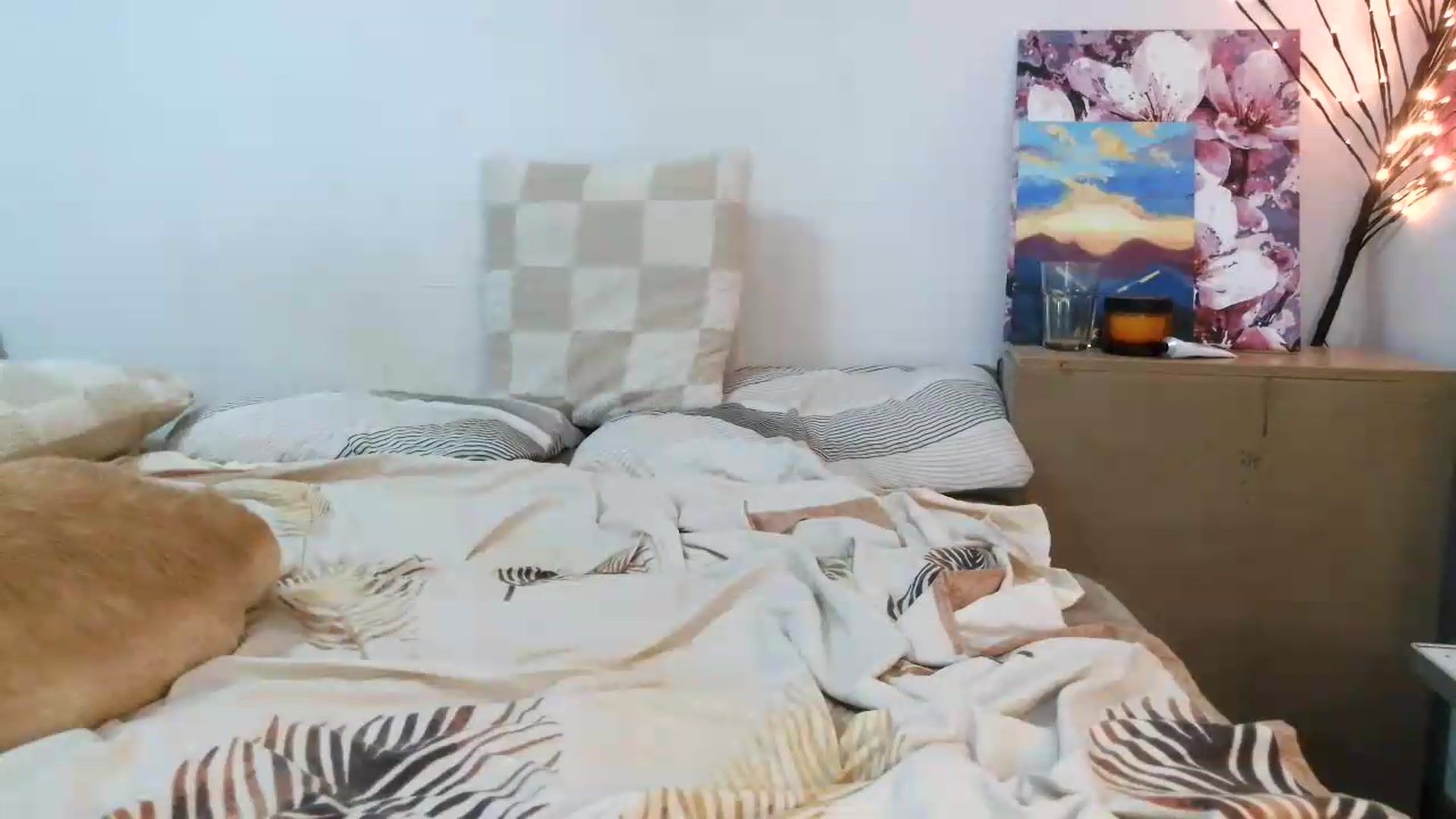 Gallery image thumbnail from HaleyReed's myfreecams stream on, 07/06/2026, 16:54 image 19 of 20