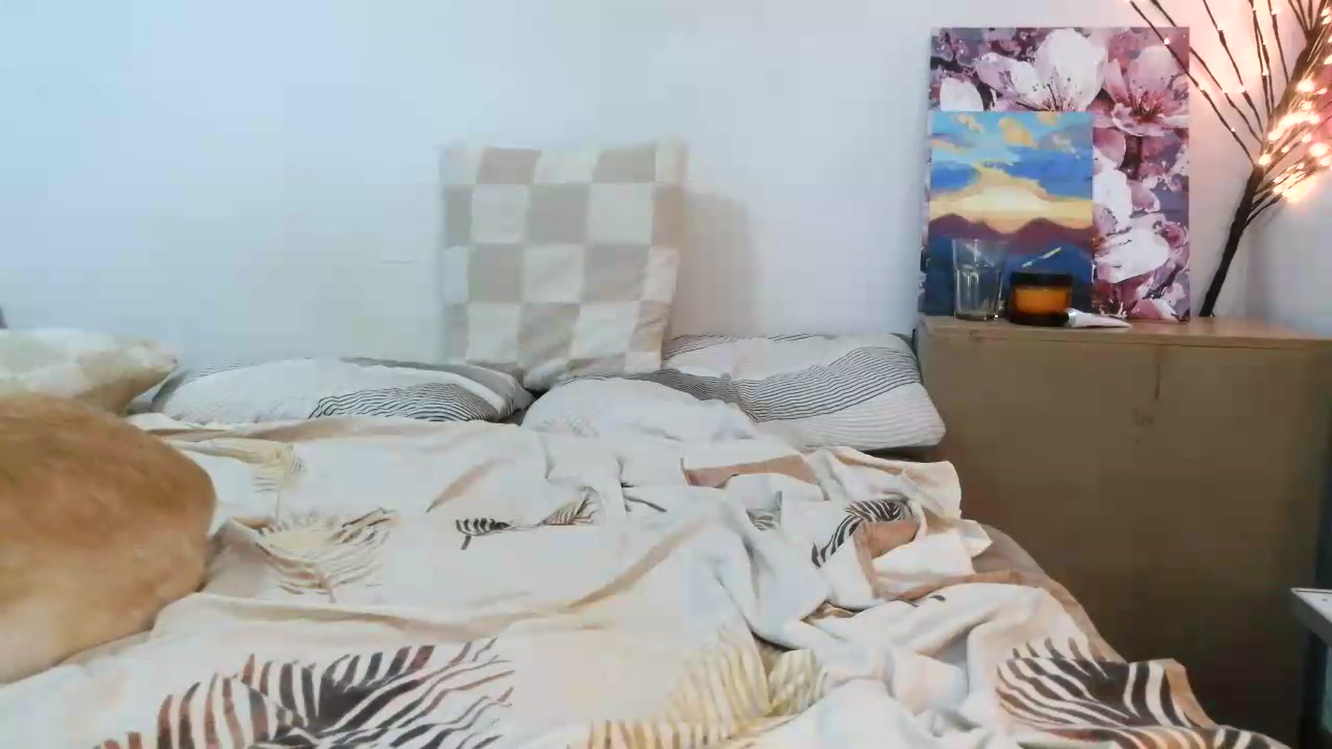 Gallery image thumbnail from HaleyReed's myfreecams stream on, 07/06/2026, 16:54 image 17 of 20